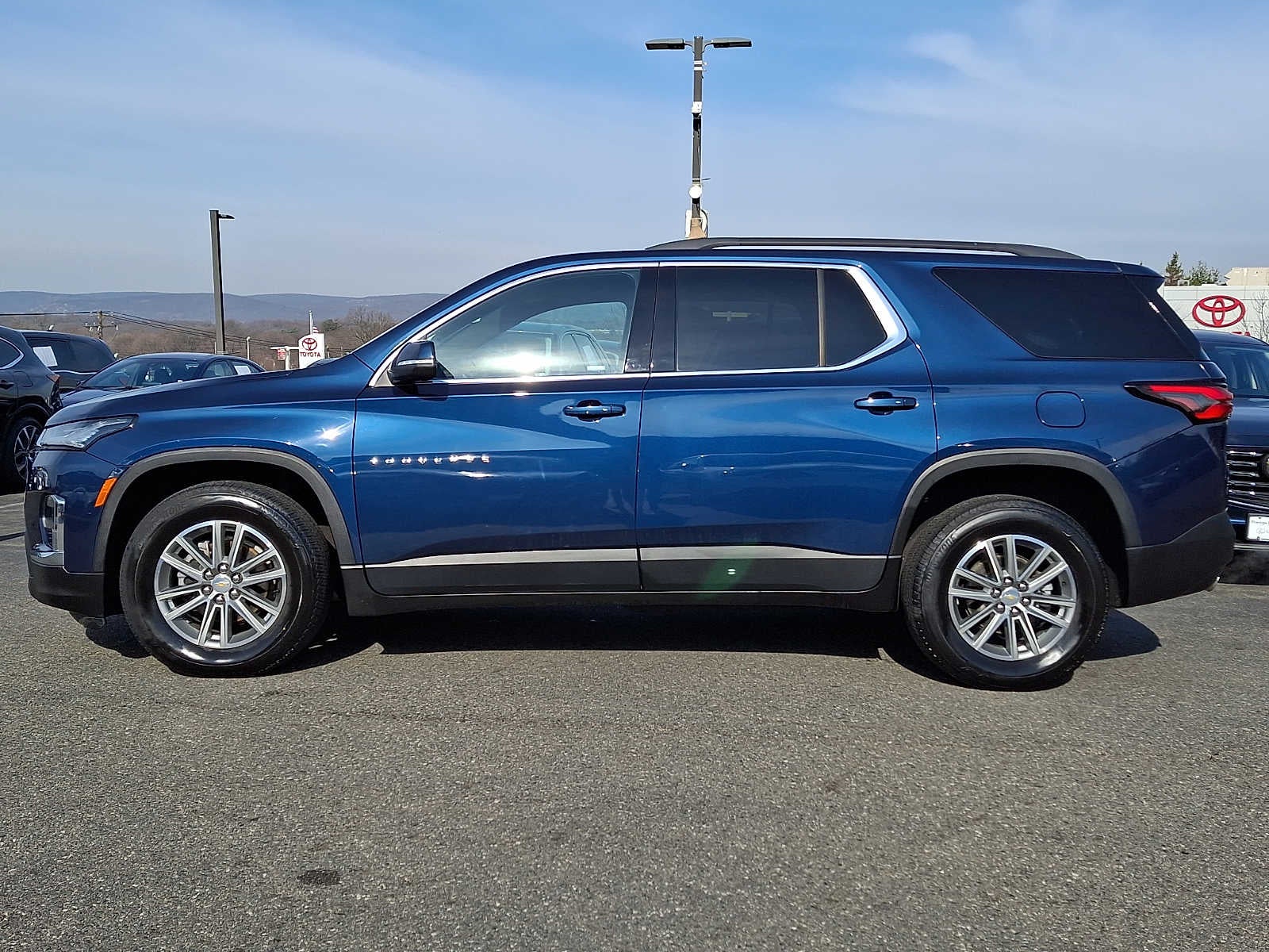 2023 Chevrolet Traverse LT Leather