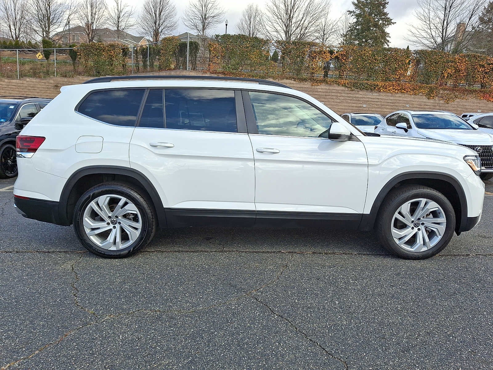 2022 Volkswagen Atlas 3.6L V6 SE w/Technology