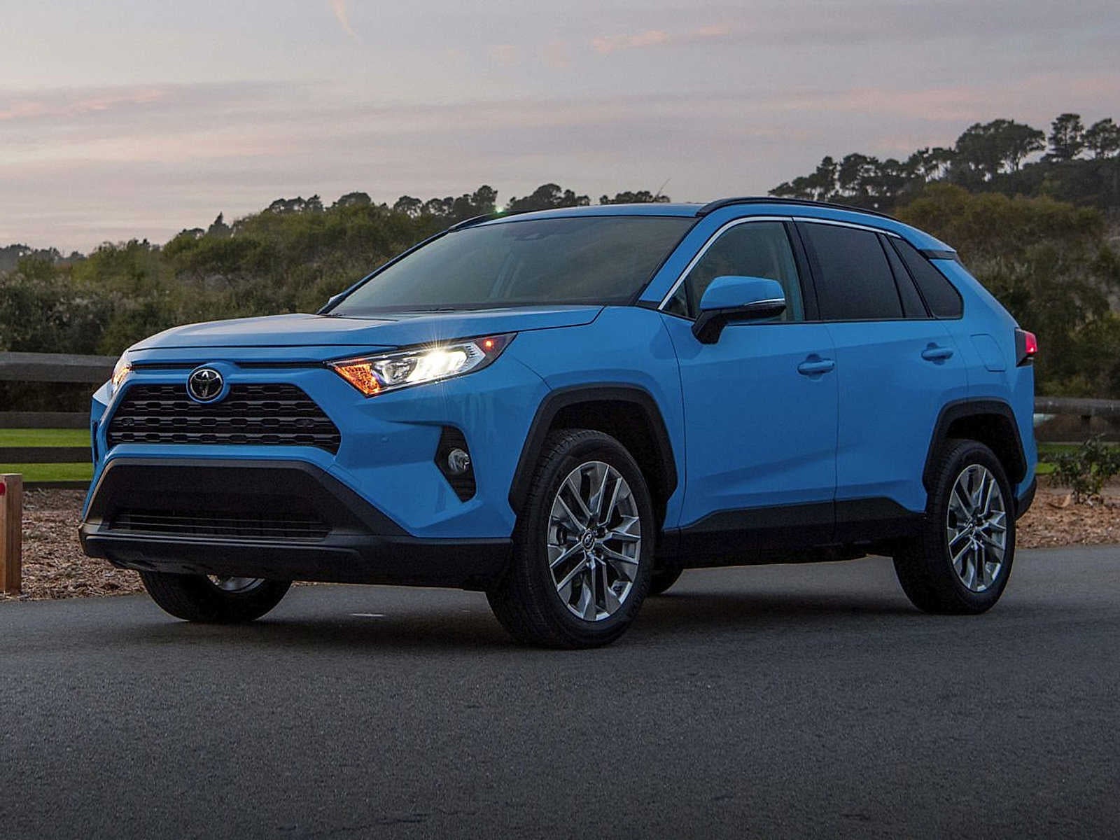 2019 Toyota RAV4 XLE Premium