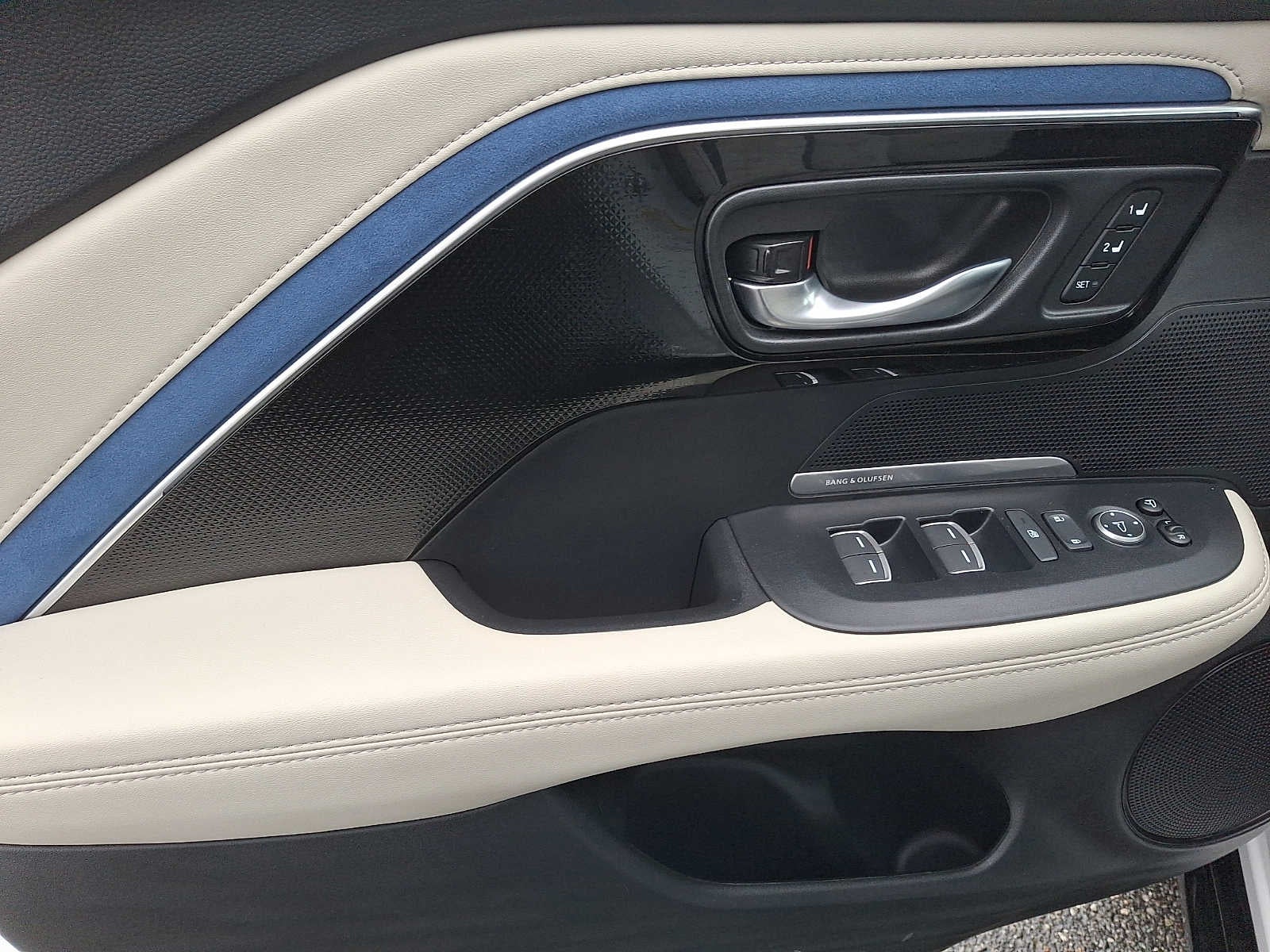 2025 Acura ADX w/A-Spec Advance Package