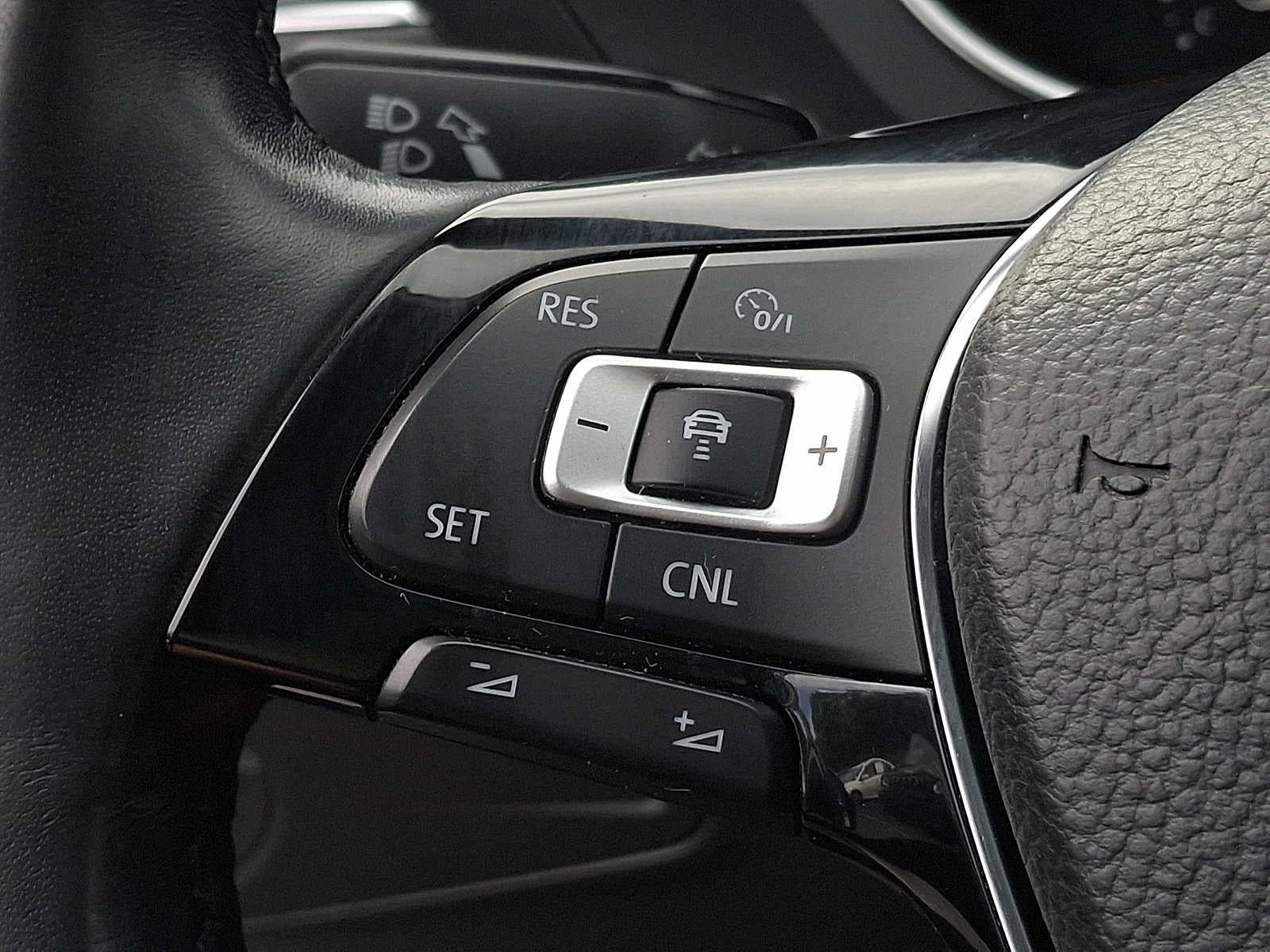 2018 Volkswagen Tiguan SEL