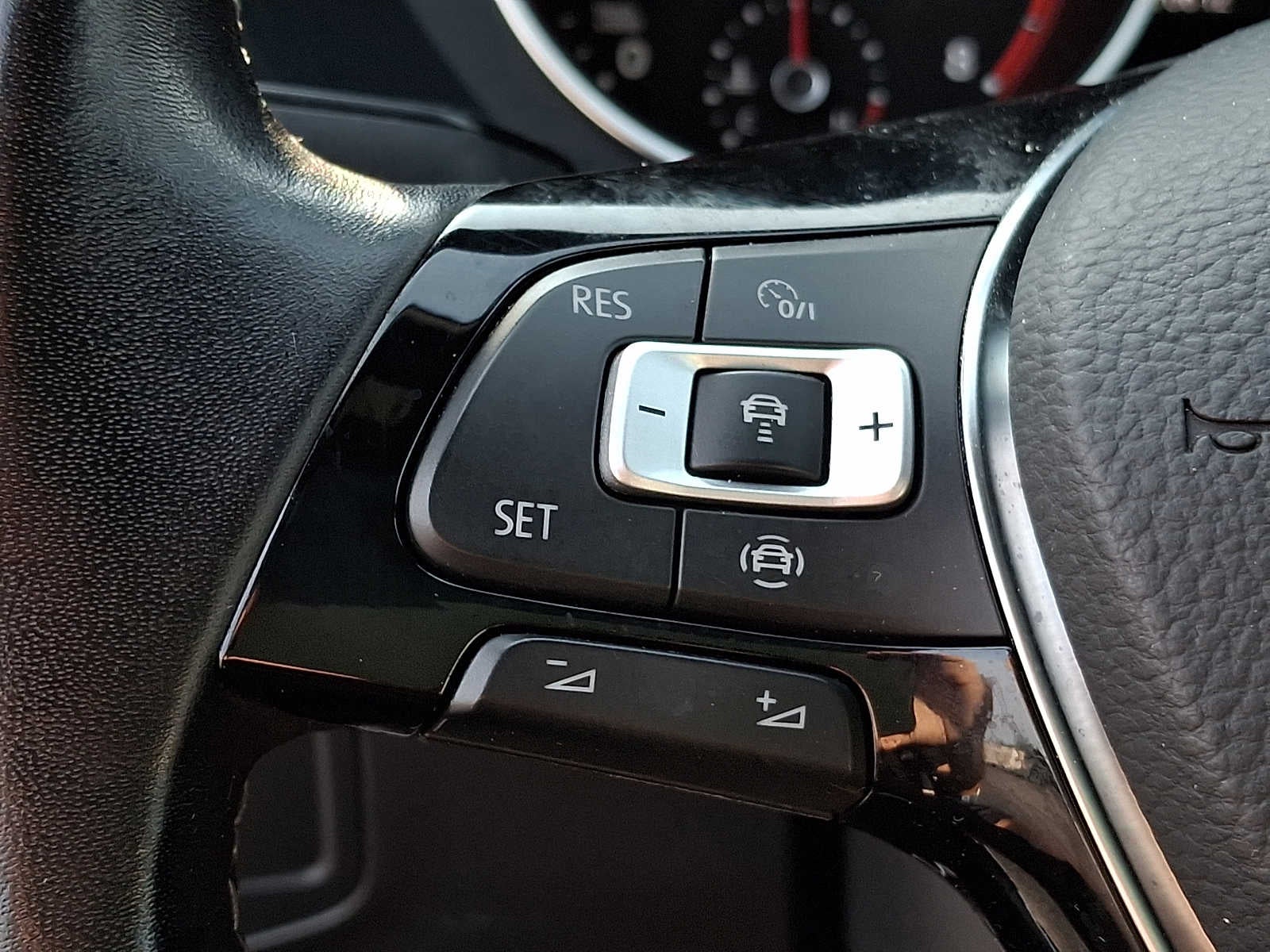 2021 Volkswagen Tiguan SE R-Line Black