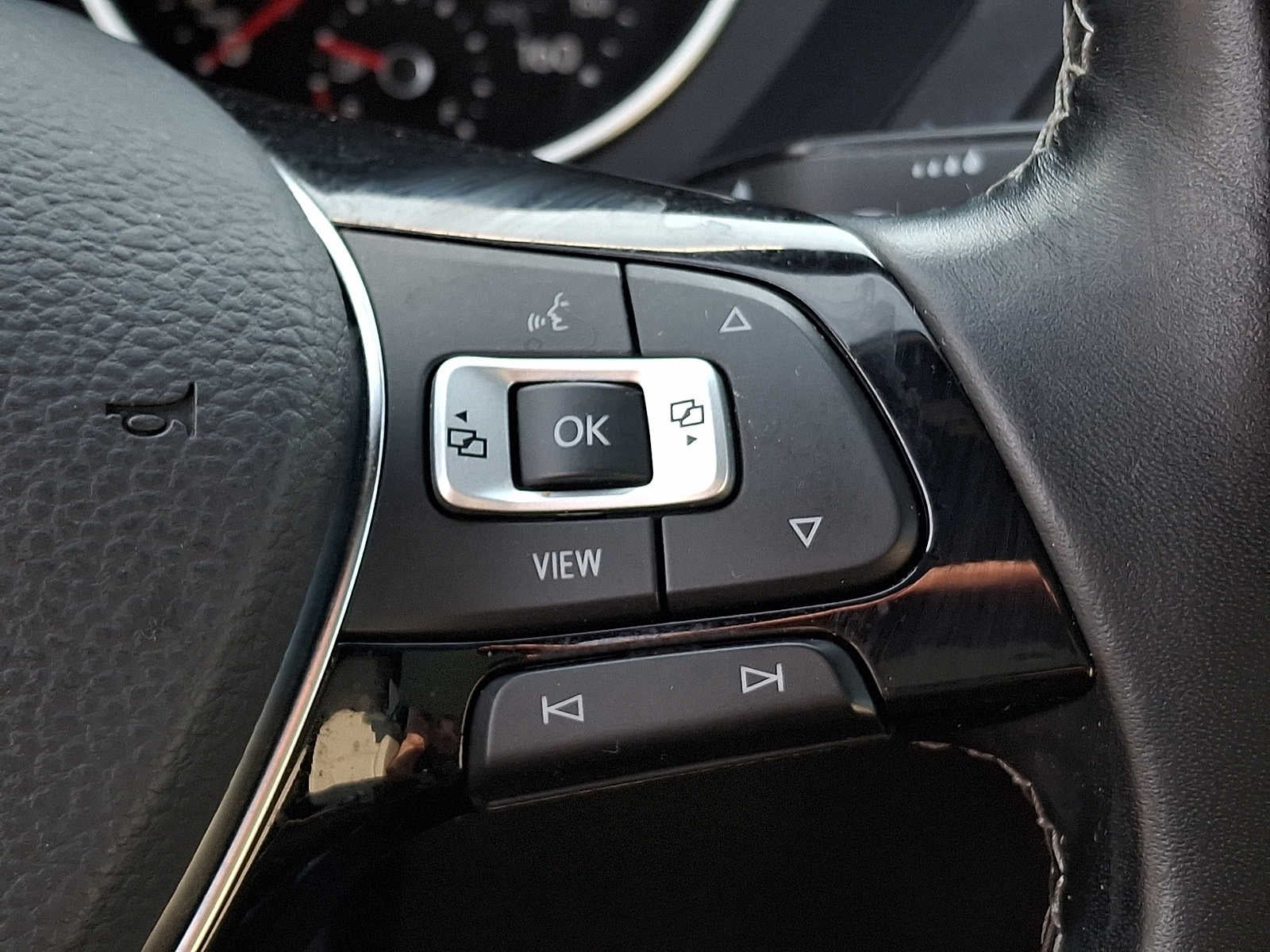 2021 Volkswagen Tiguan SE R-Line Black