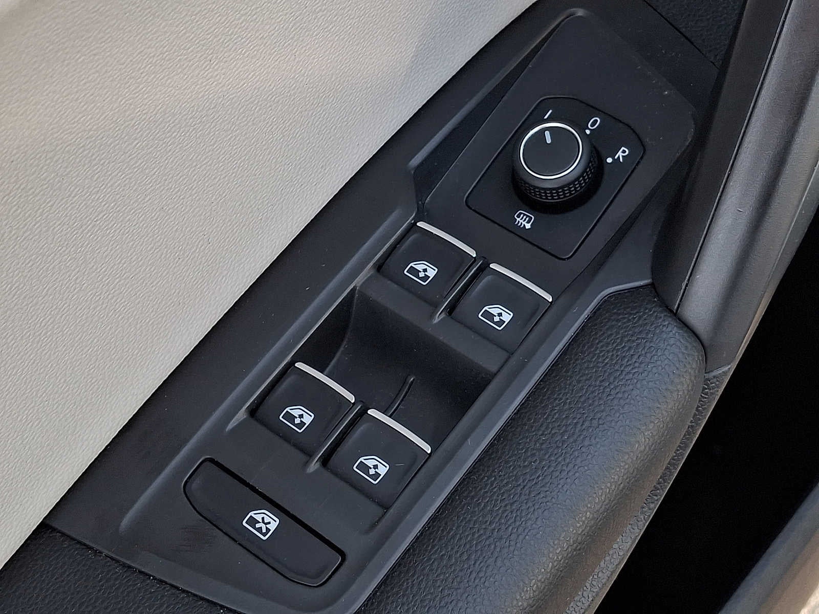 2021 Volkswagen Tiguan SE R-Line Black