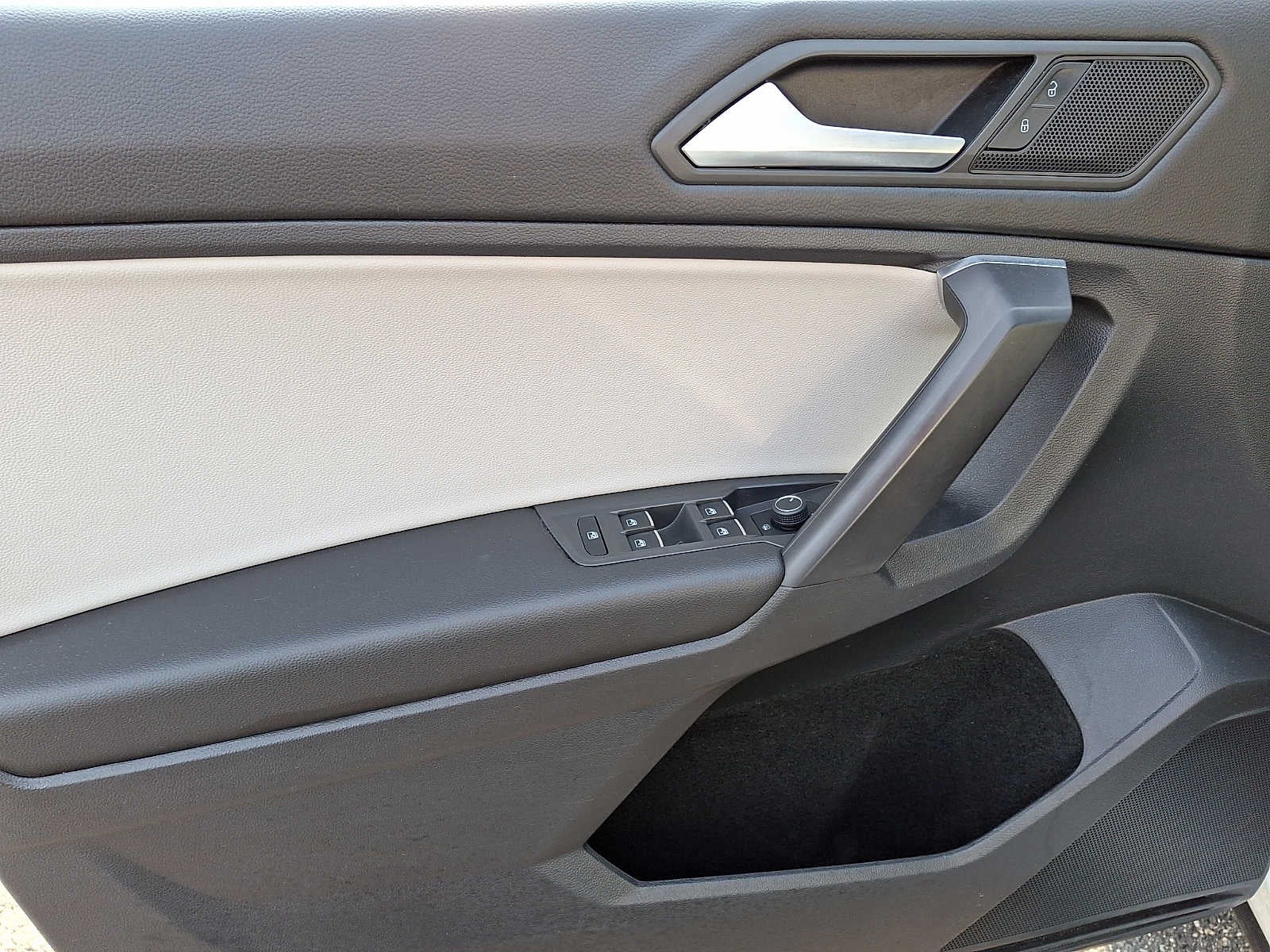 2021 Volkswagen Tiguan SE R-Line Black
