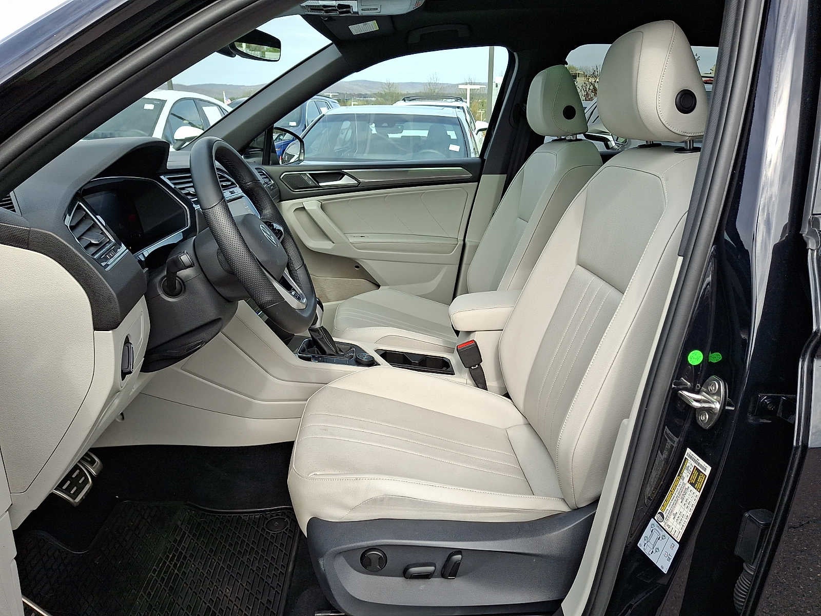2022 Volkswagen Tiguan SE R-Line Black