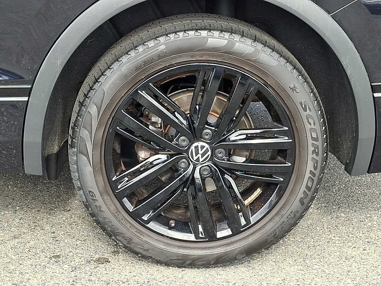 2022 Volkswagen Tiguan SE R-Line Black