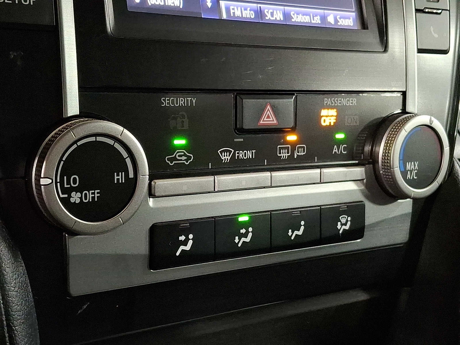 2014 Toyota Camry 2014.5 4dr Sdn I4 Auto SE