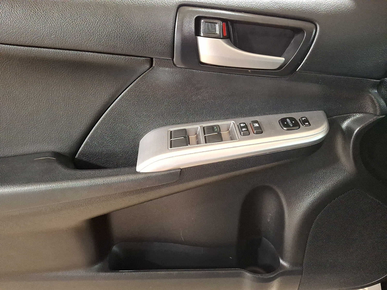 2014 Toyota Camry 2014.5 4dr Sdn I4 Auto SE