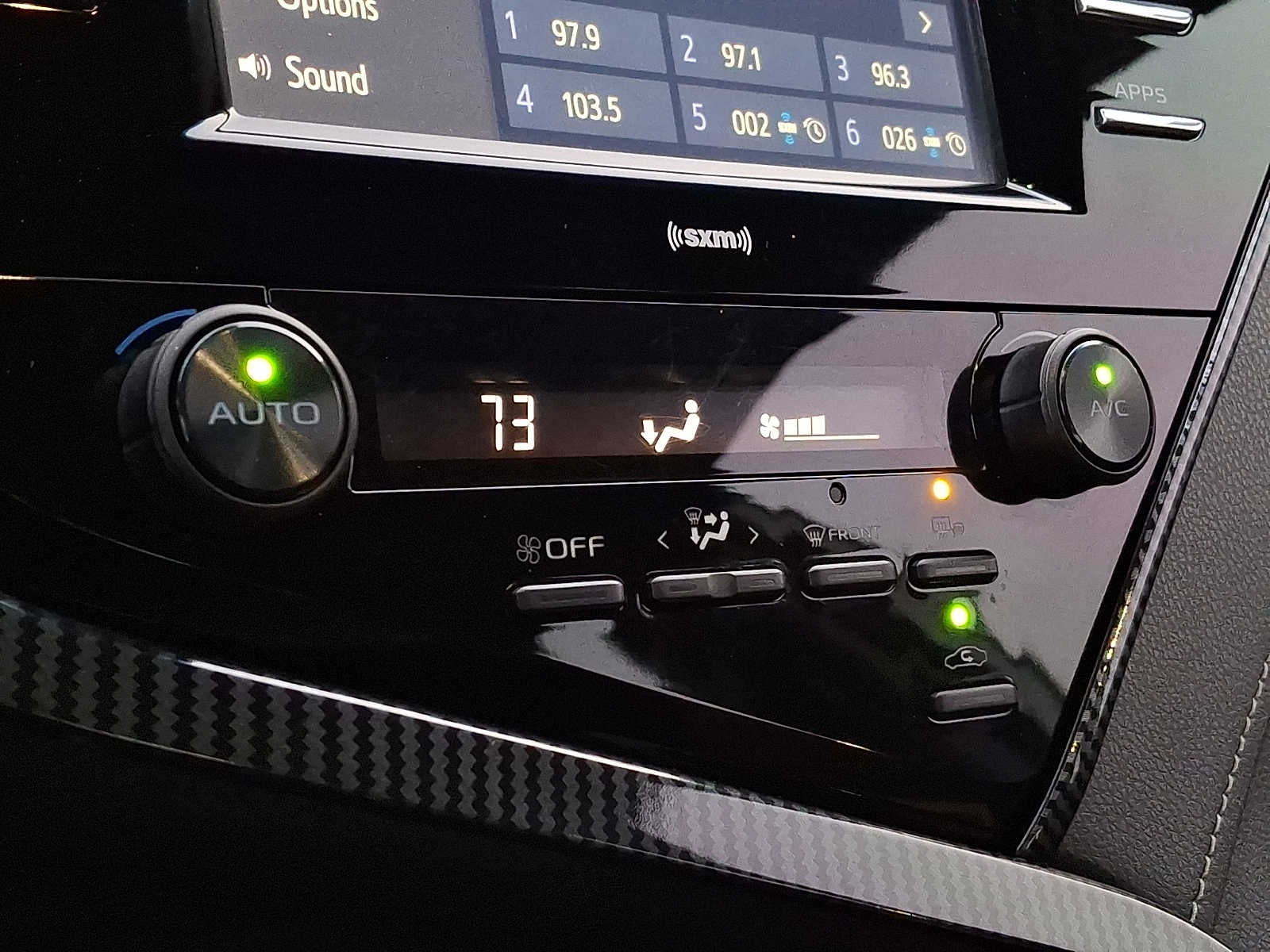 2020 Toyota Camry SE Auto AWD