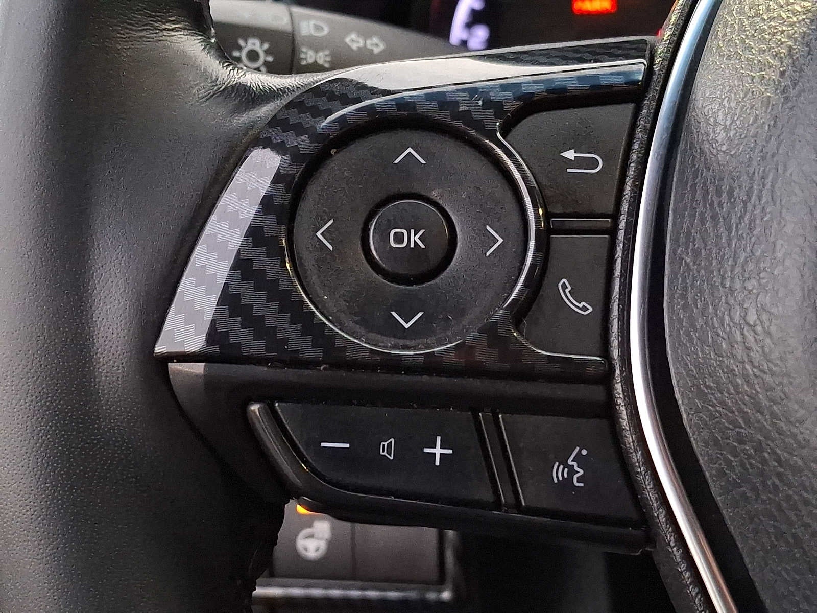 2020 Toyota Camry SE Auto AWD