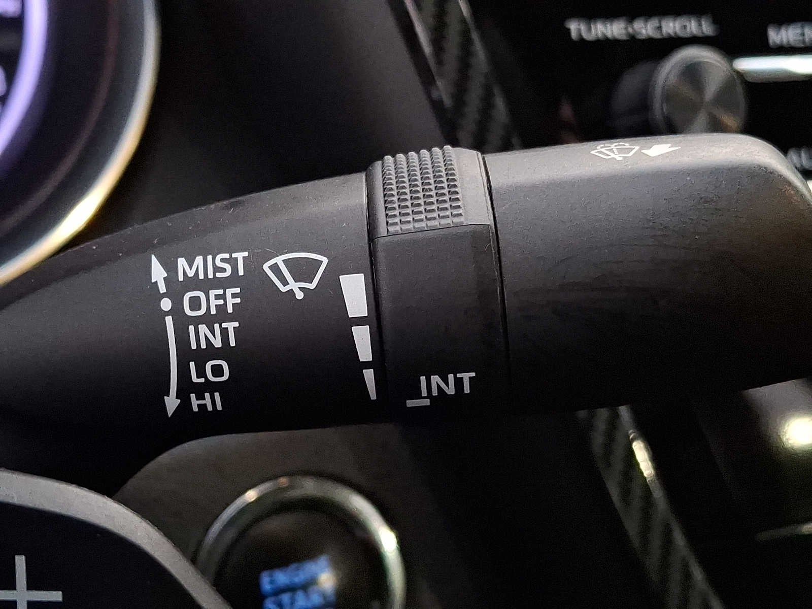 2020 Toyota Camry SE Auto AWD