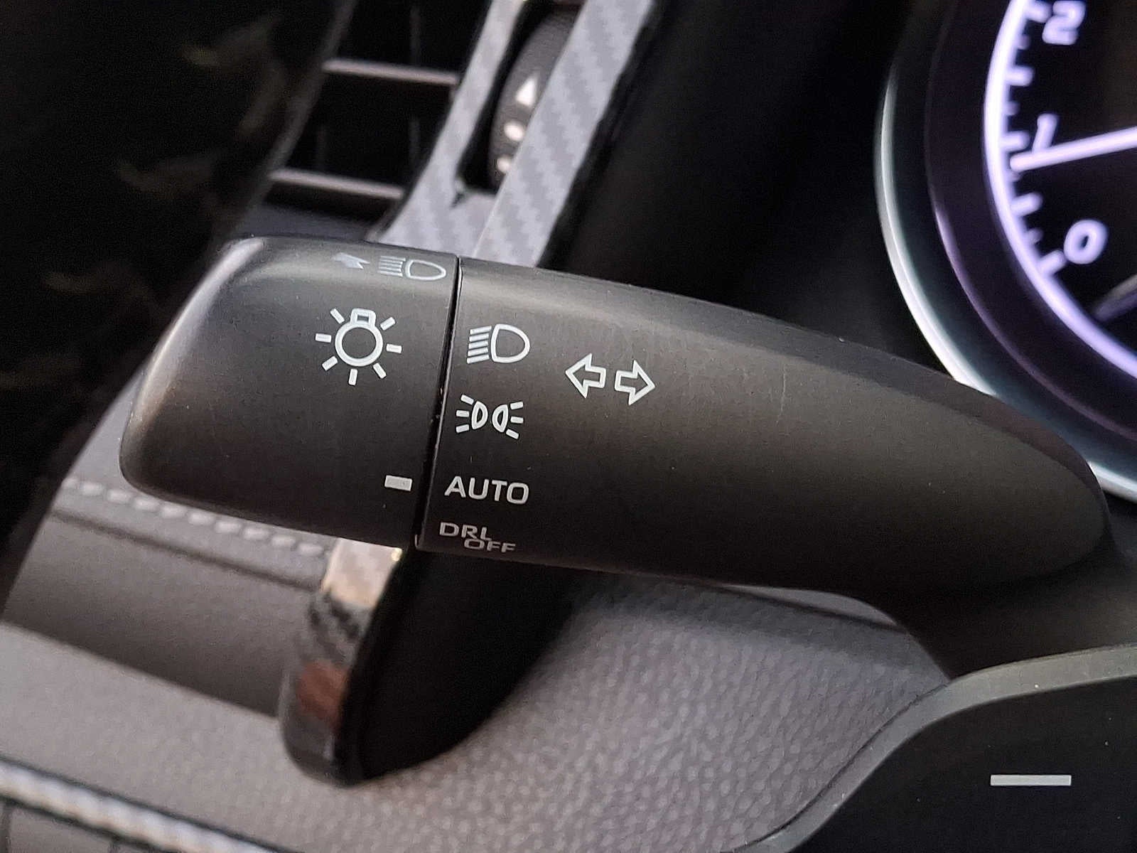 2020 Toyota Camry SE Auto AWD