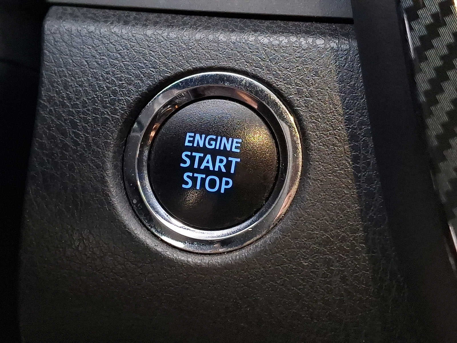2020 Toyota Camry SE Auto AWD