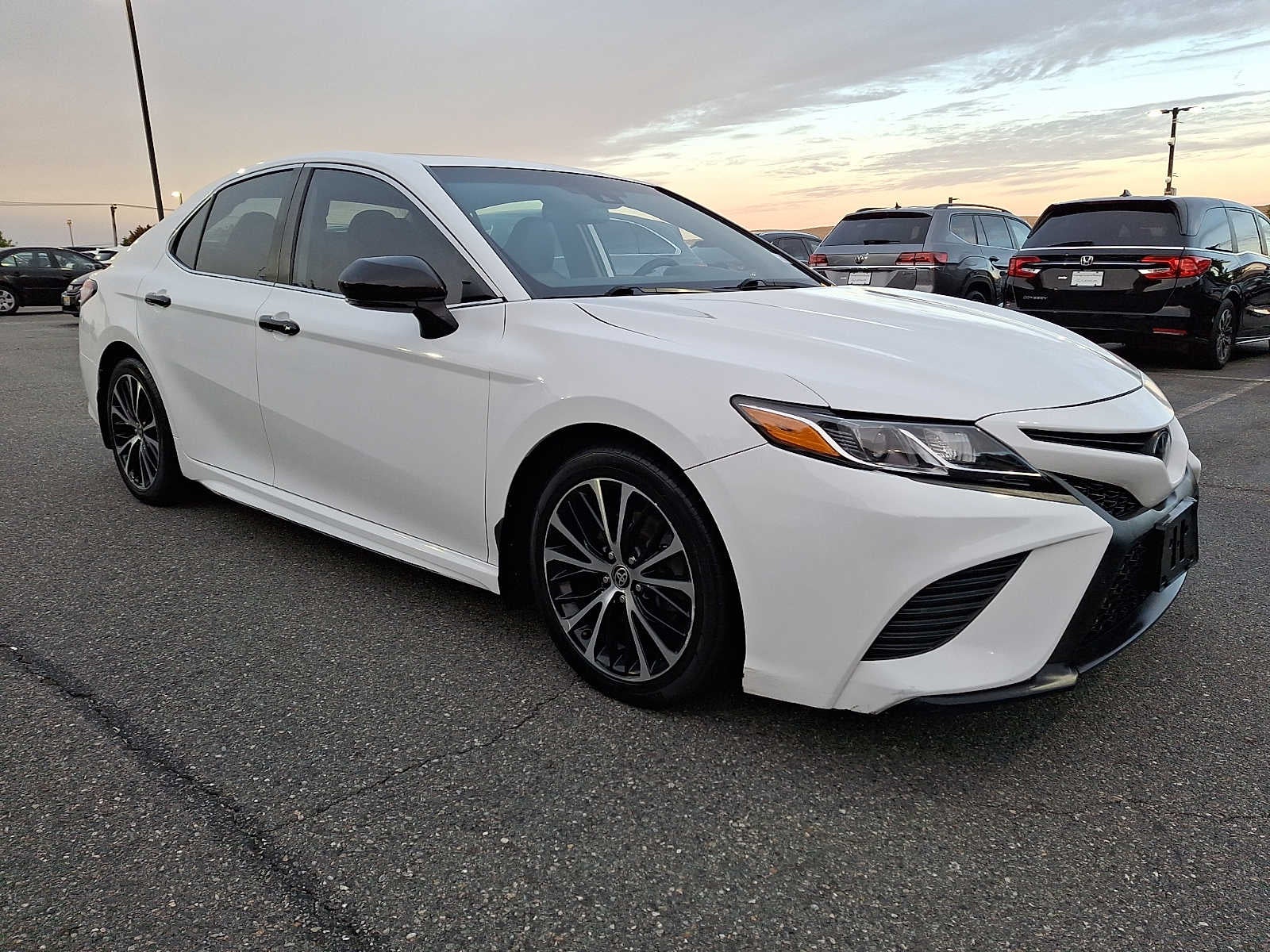 2020 Toyota Camry SE Auto AWD