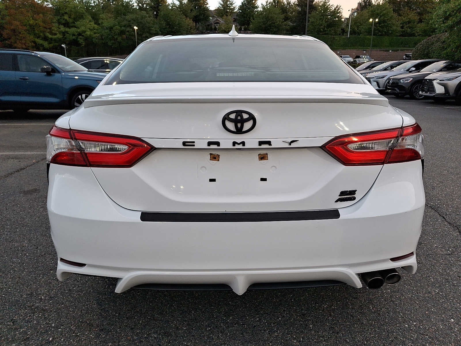 2020 Toyota Camry SE Auto AWD