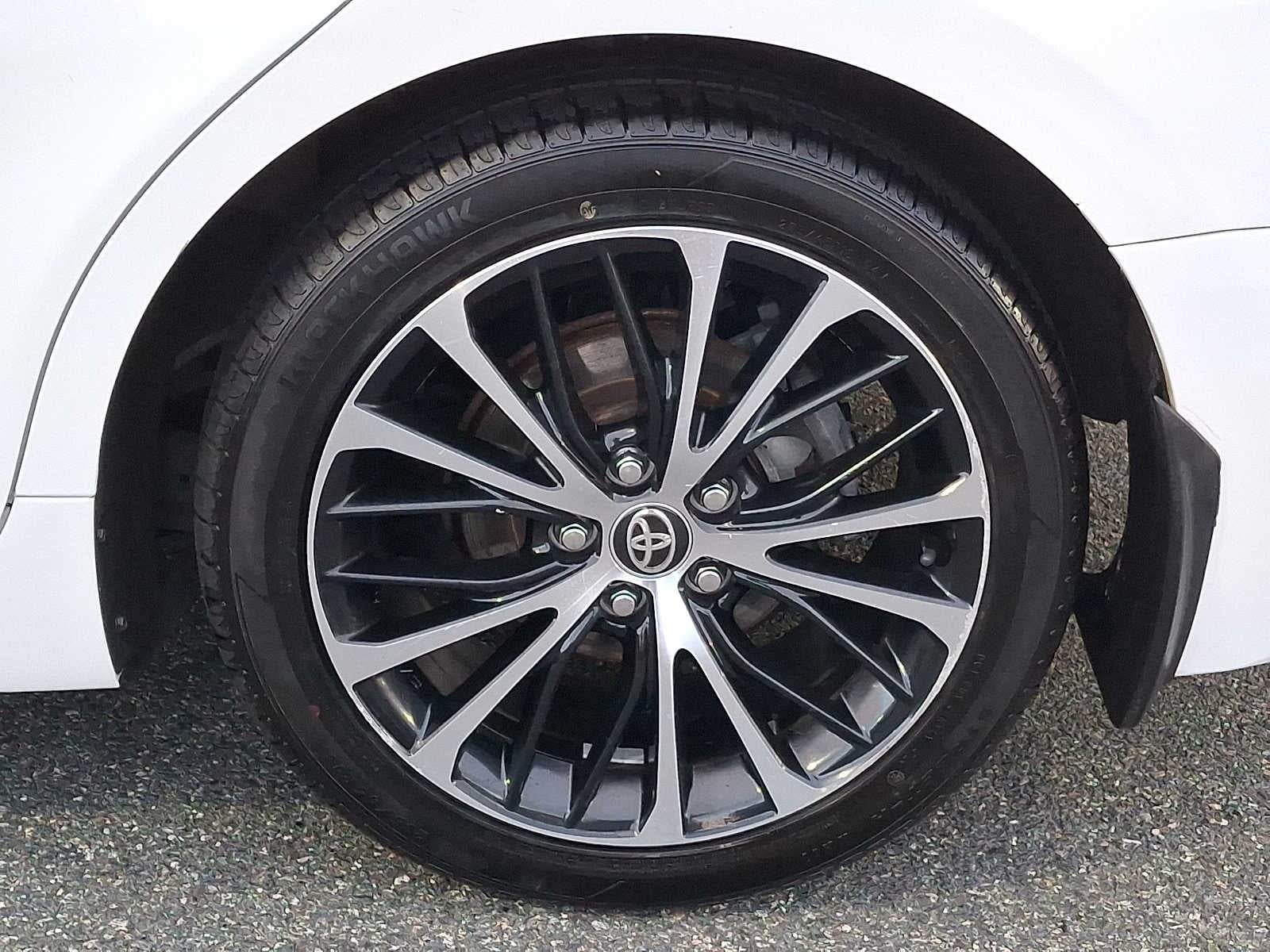 2020 Toyota Camry SE Auto AWD