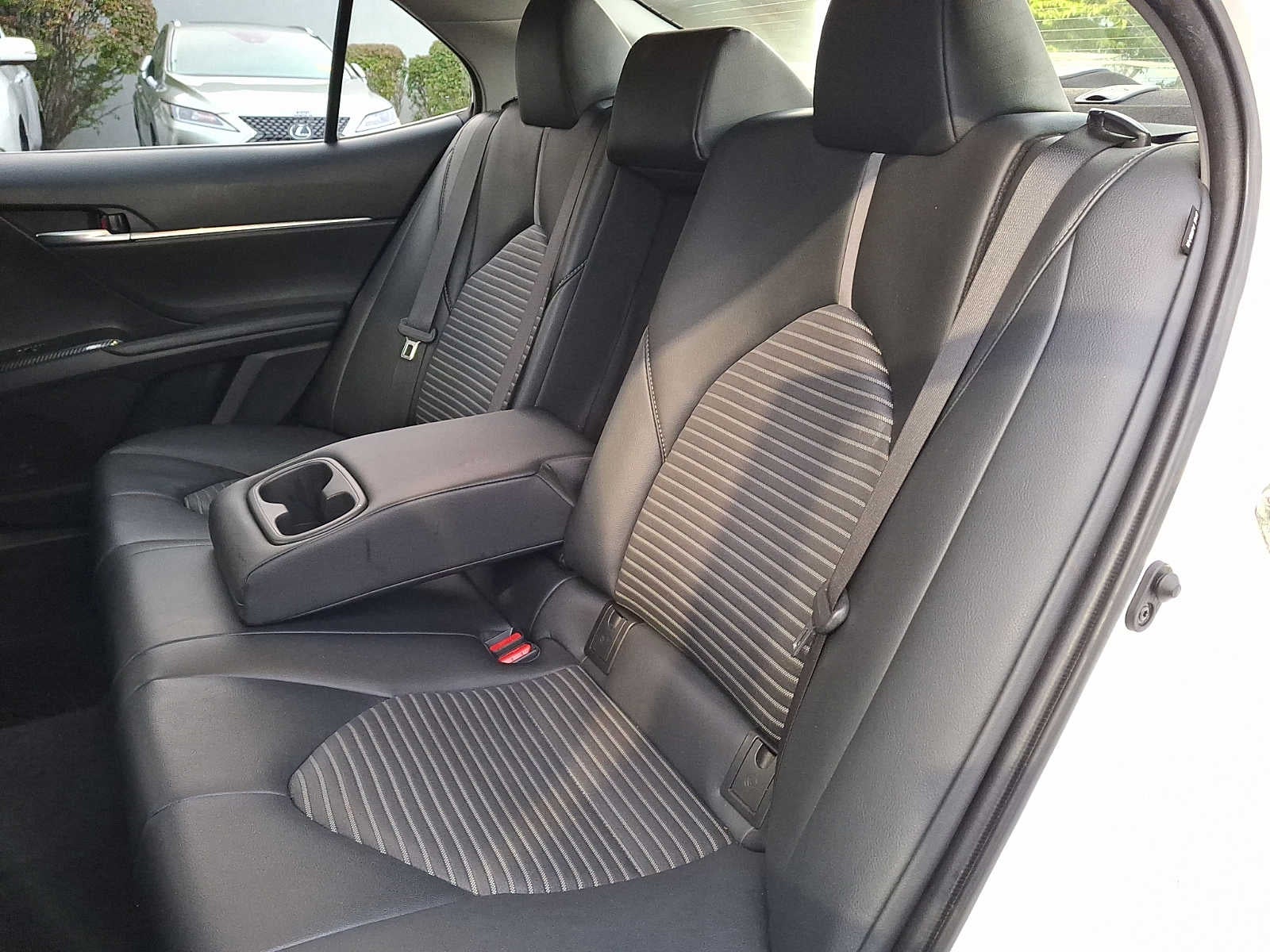 2020 Toyota Camry SE Auto AWD
