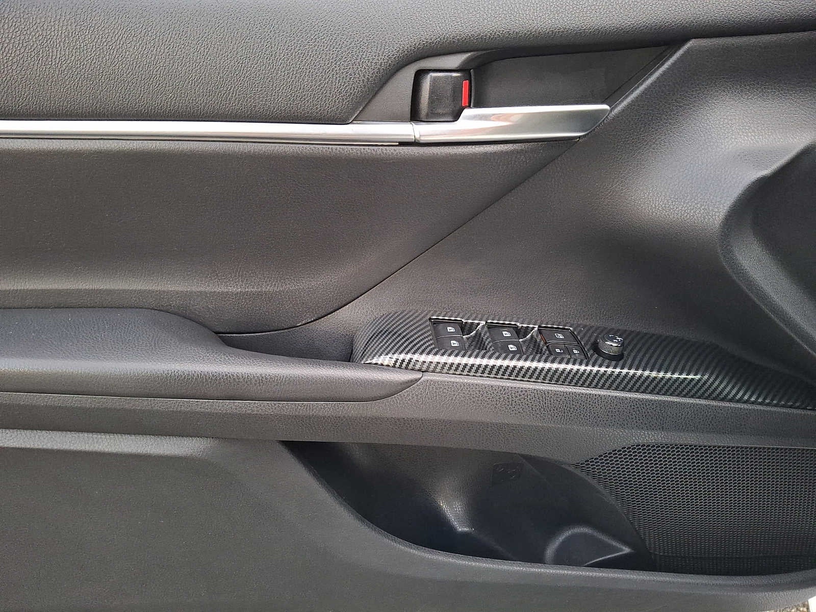 2020 Toyota Camry SE Auto AWD