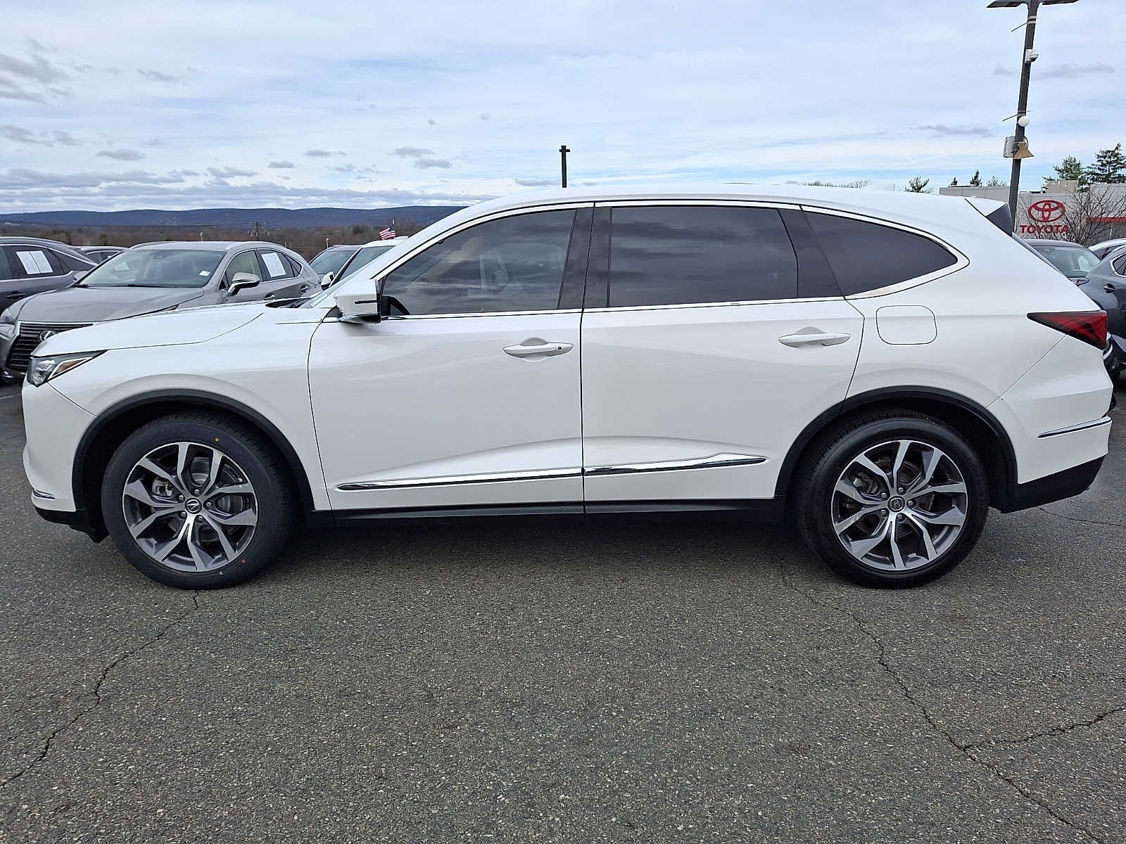 2023 Acura MDX w/Technology Package