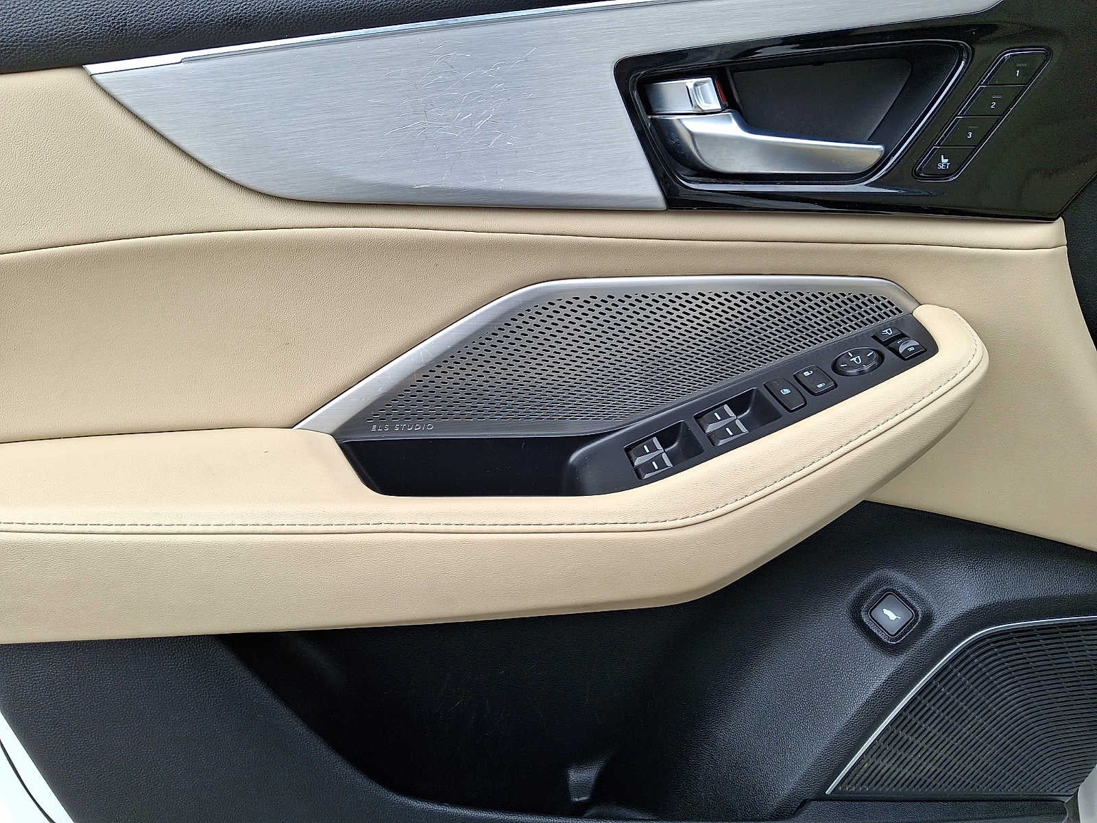 2023 Acura MDX w/Technology Package