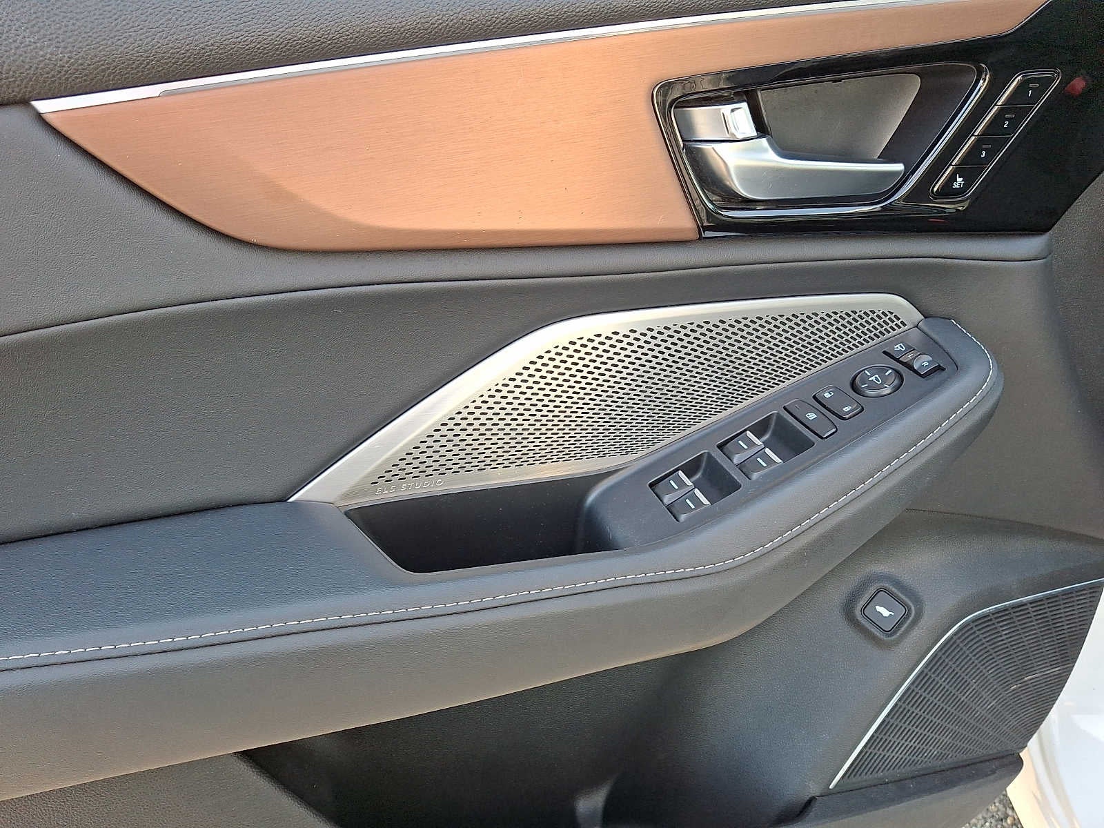 2022 Acura MDX w/Technology Package