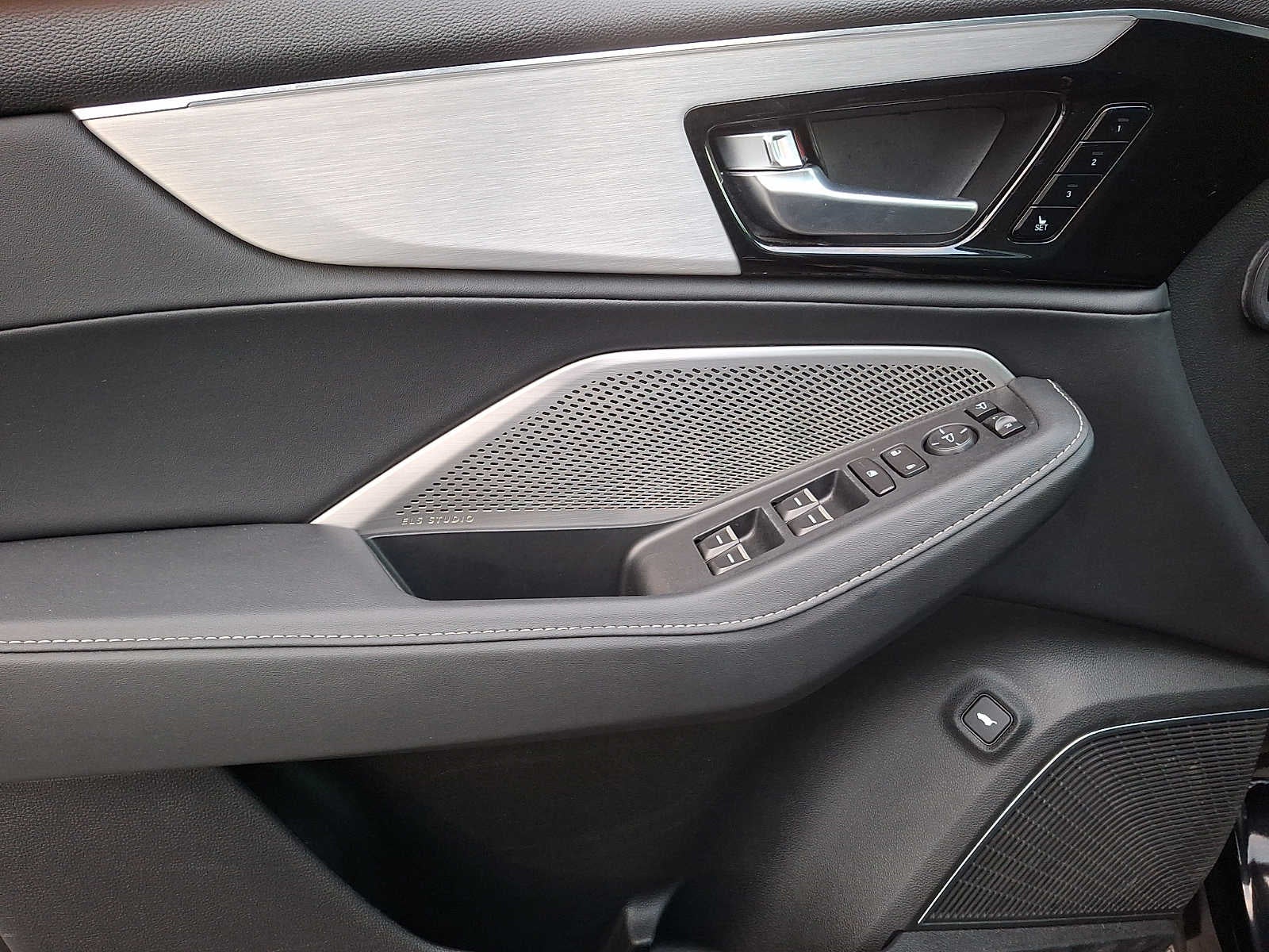 2024 Acura MDX w/Technology Package