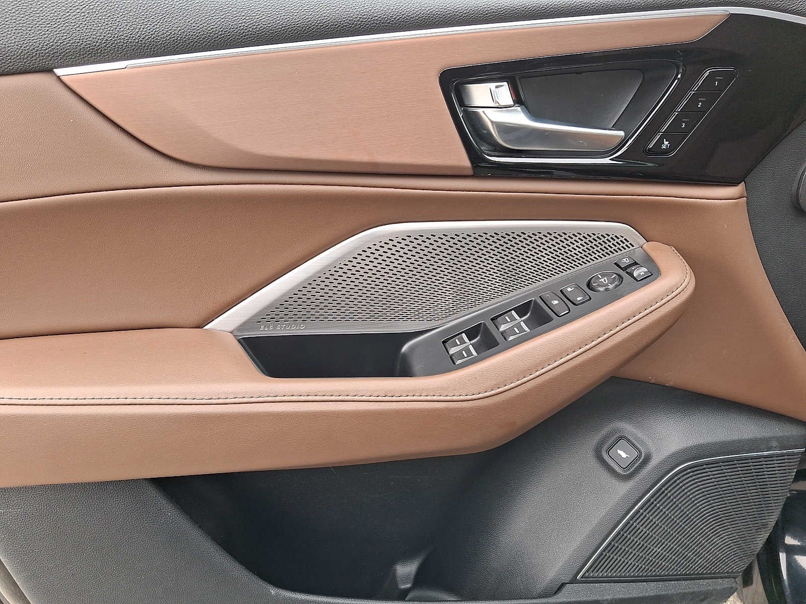 2023 Acura MDX w/Technology Package