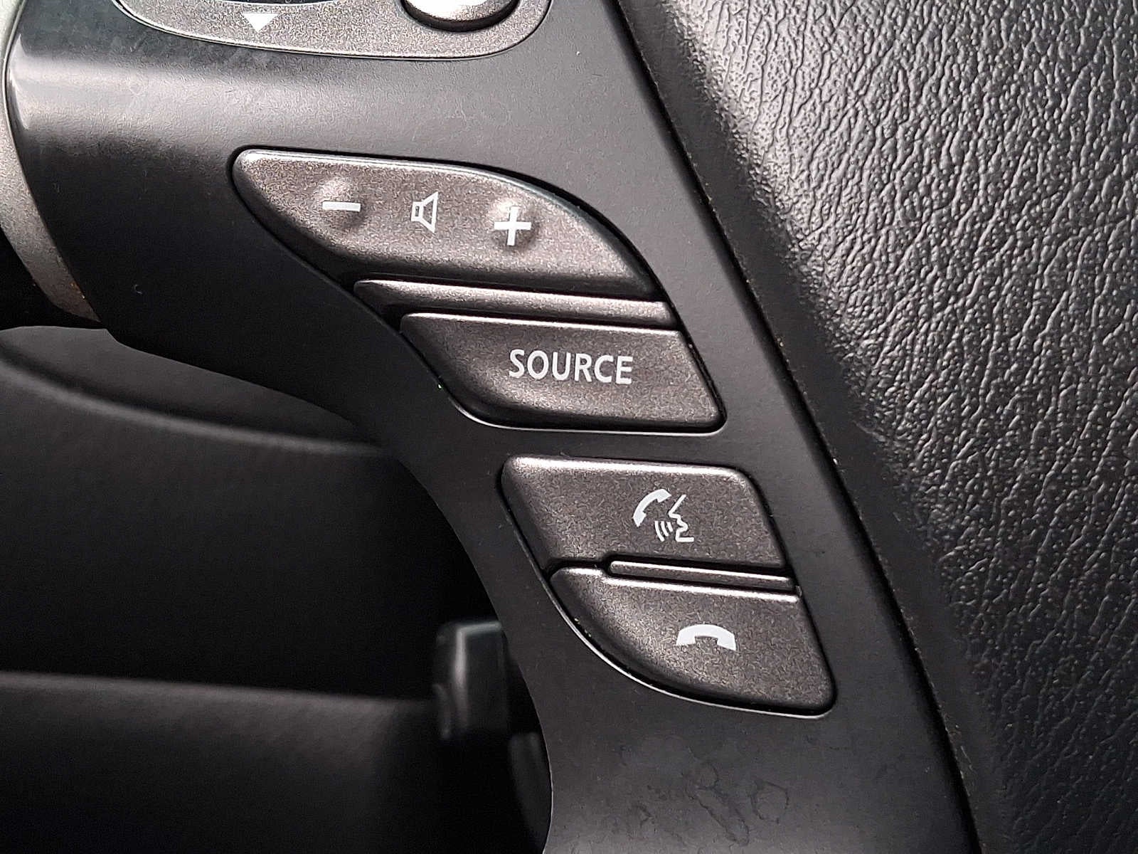2014 INFINITI QX60 AWD 4dr