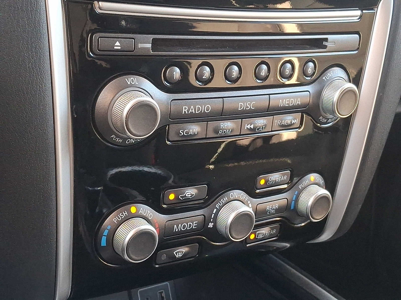 2020 Nissan Pathfinder S