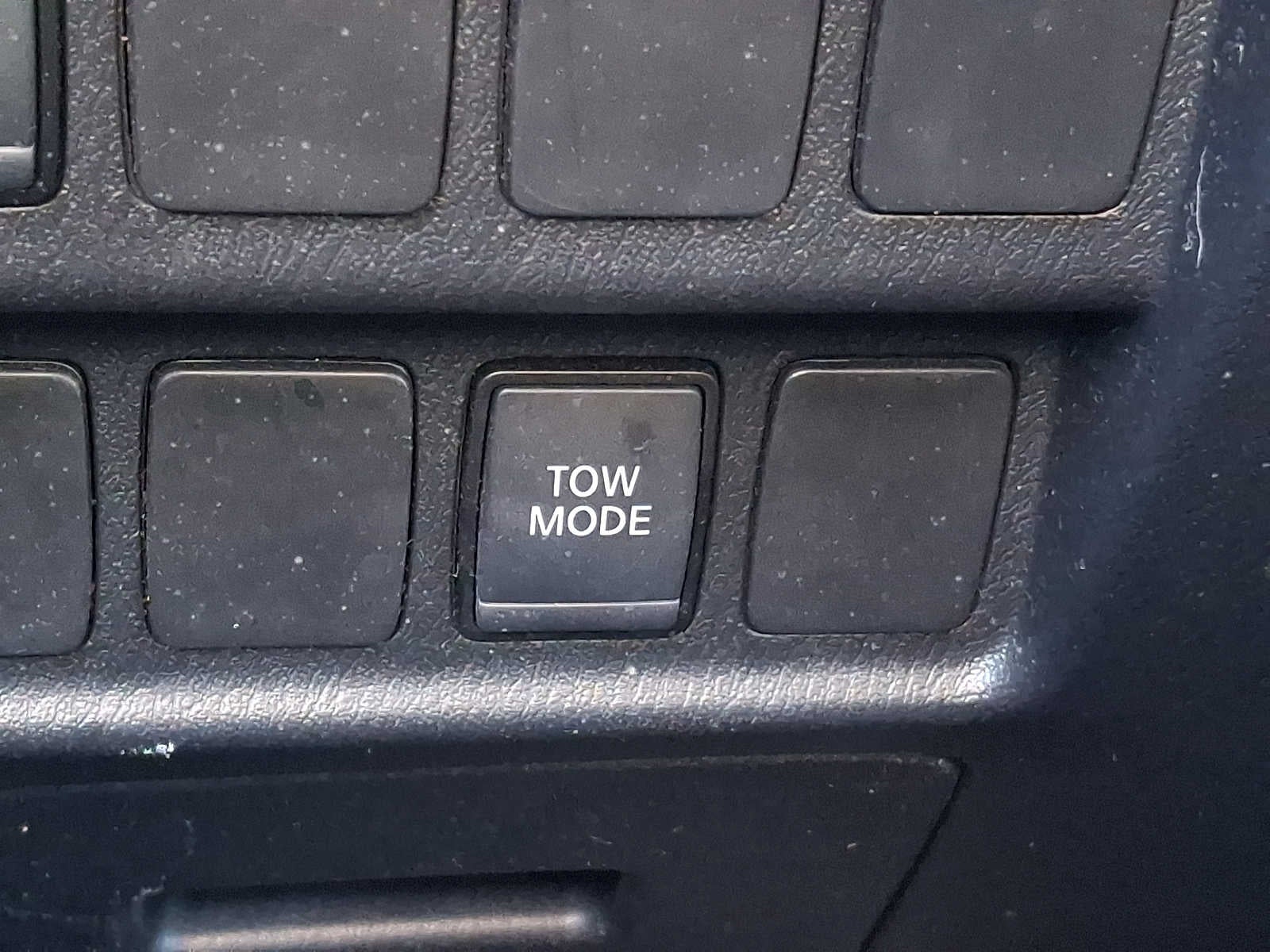 2020 Nissan Pathfinder S