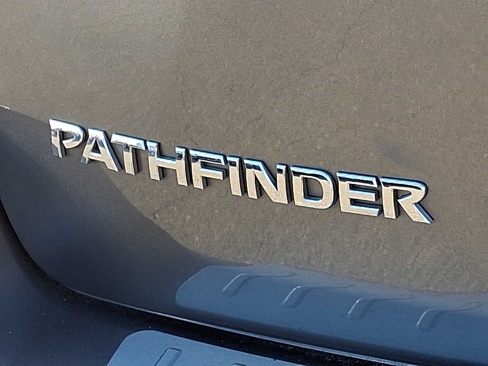 2020 Nissan Pathfinder S