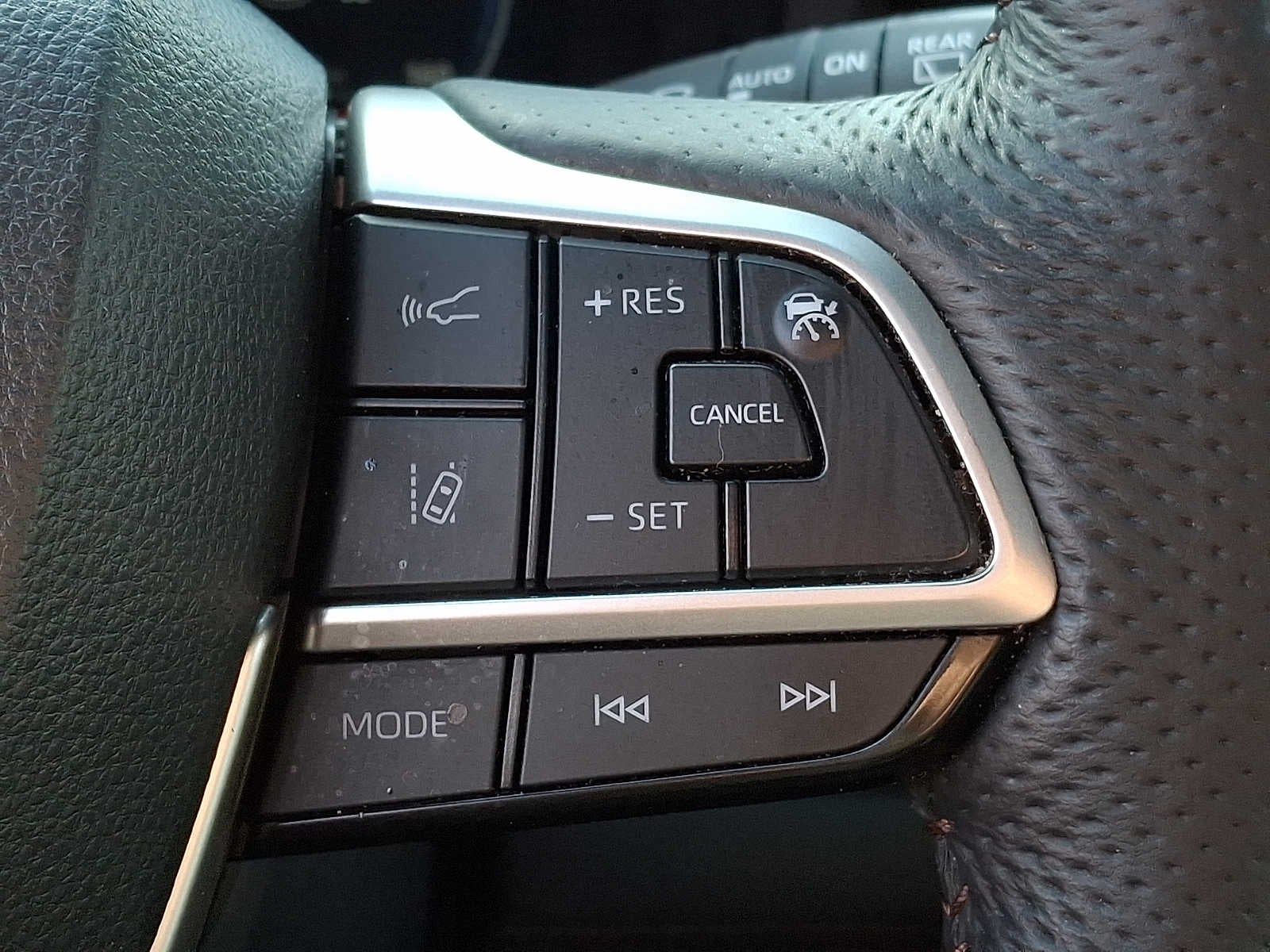 2025 Toyota Sienna Platinum