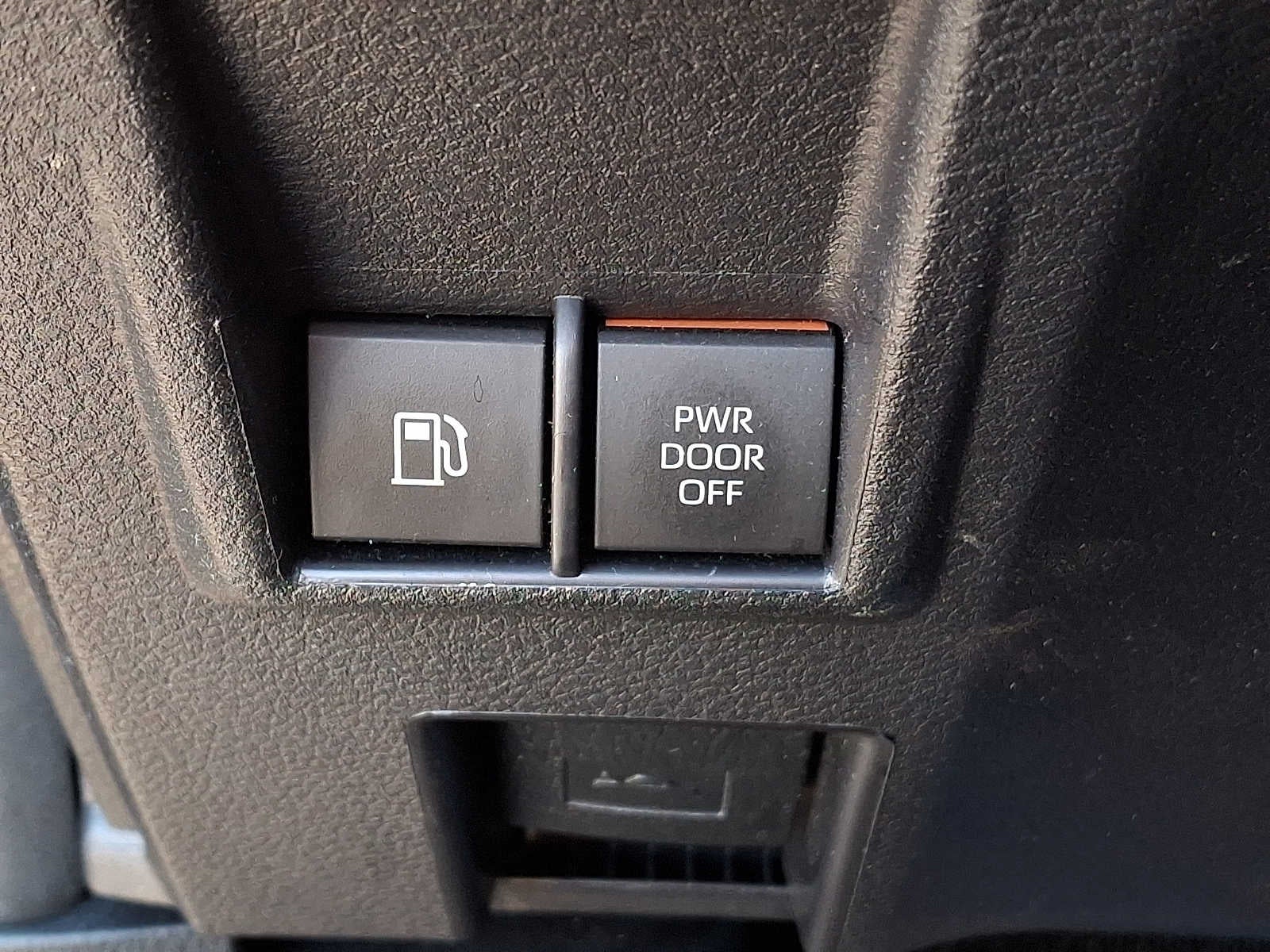 2025 Toyota Sienna Platinum