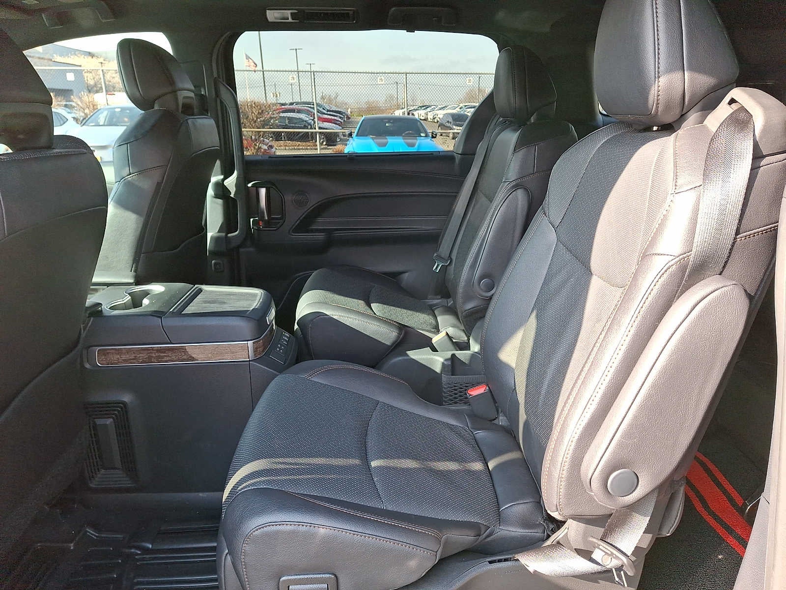 2025 Toyota Sienna Platinum