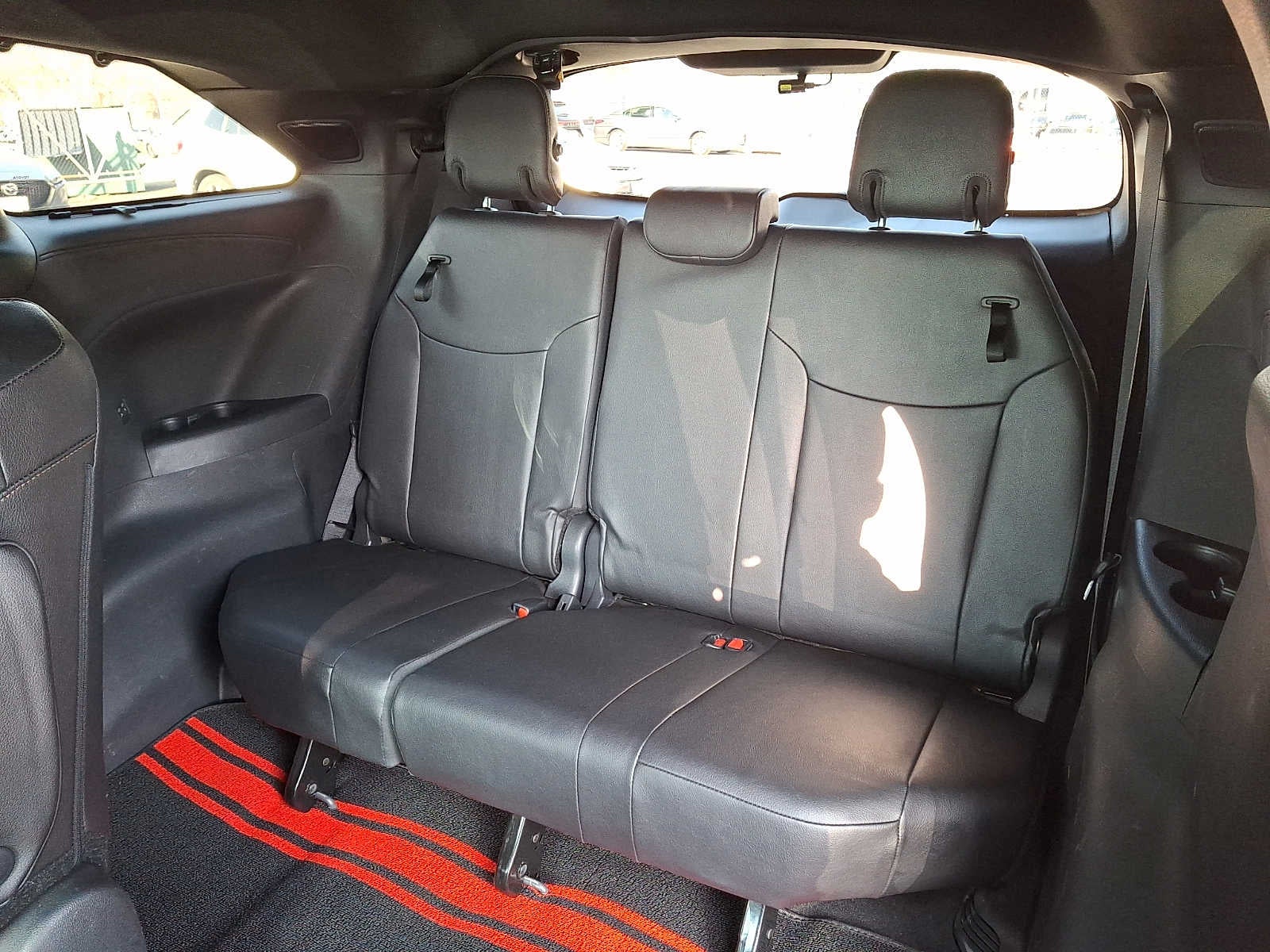 2025 Toyota Sienna Platinum