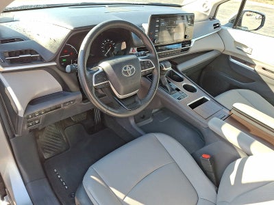 2024 Toyota Sienna XLE