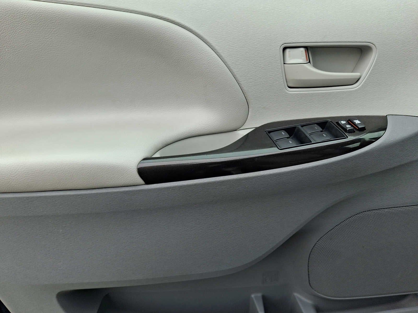 2012 Toyota Sienna LE