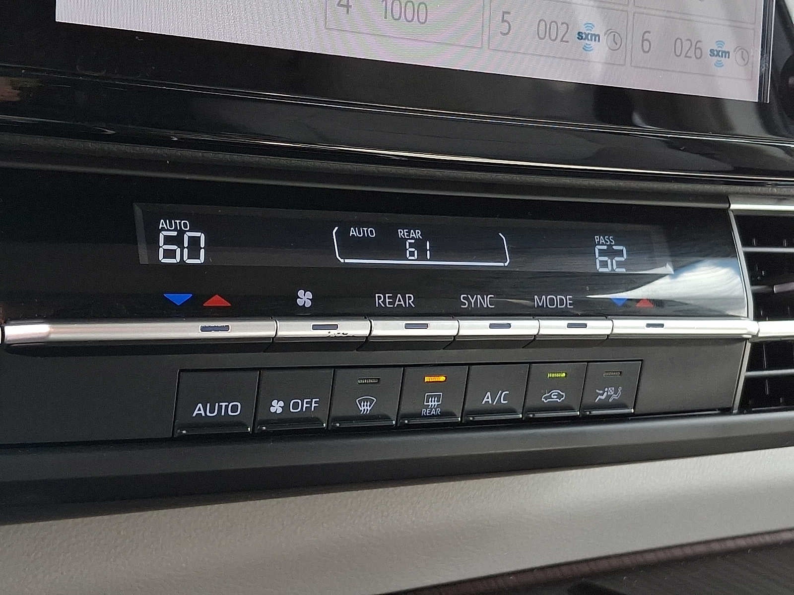 2023 Toyota Sienna LE