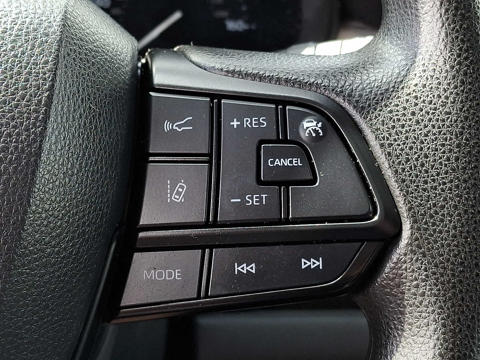 2023 Toyota Sienna LE