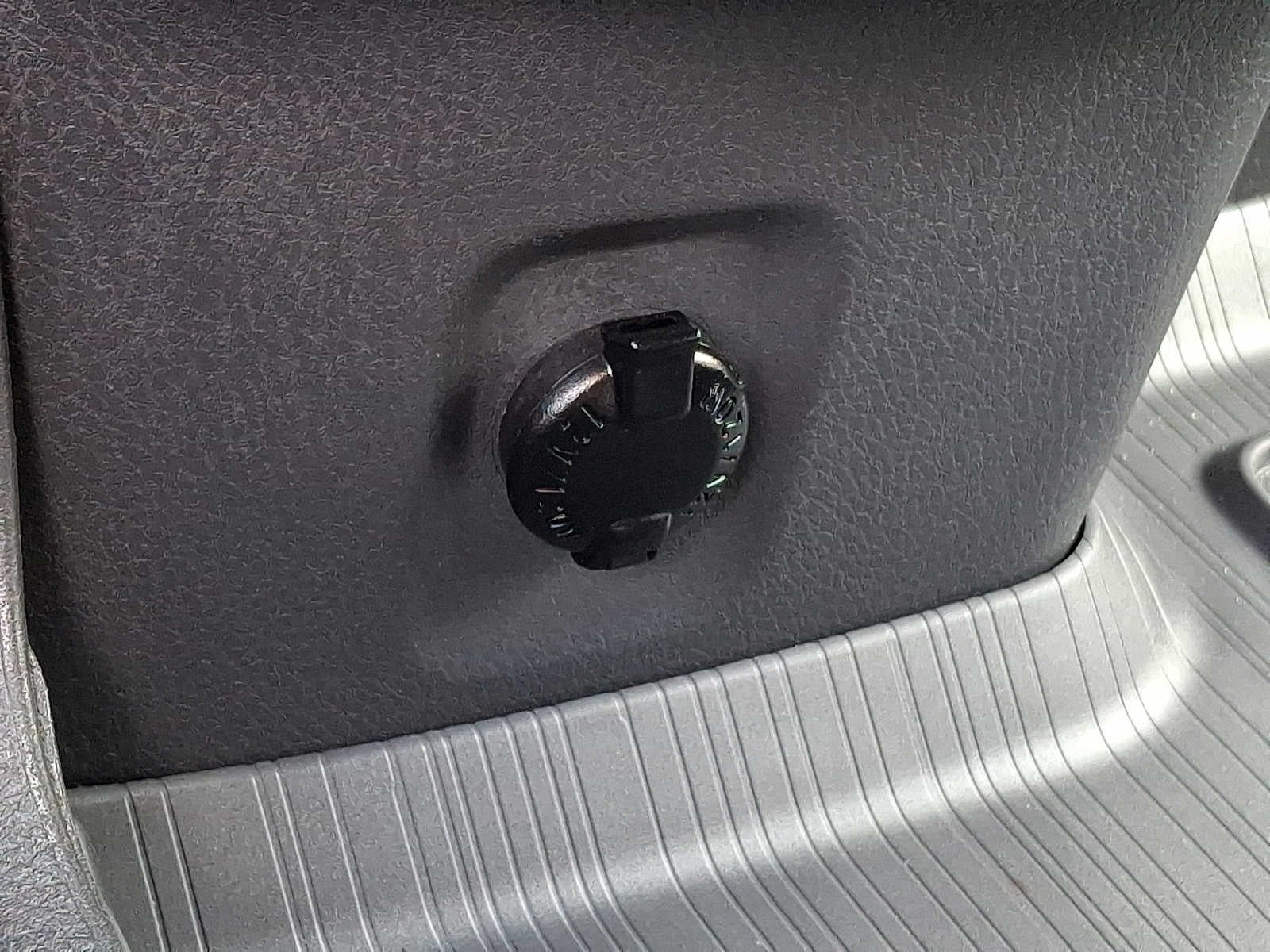 2023 Toyota Sienna LE