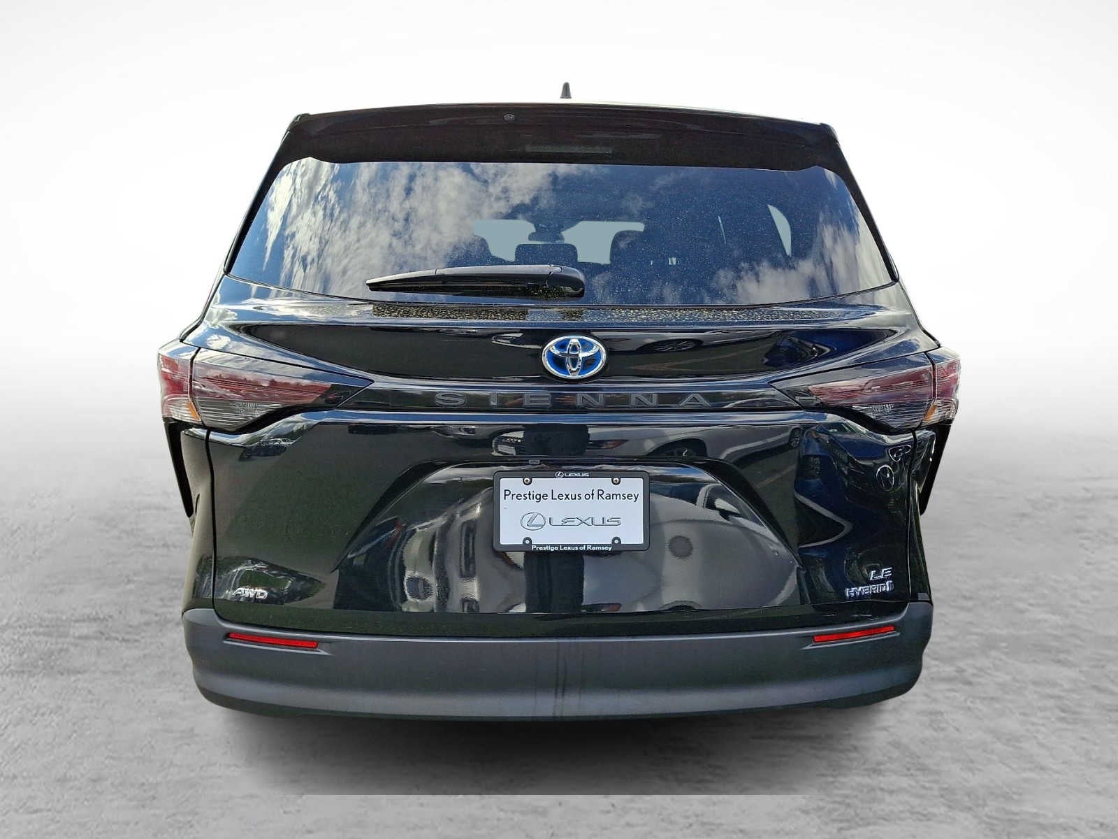 2023 Toyota Sienna LE