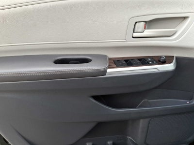 2023 Toyota Sienna LE