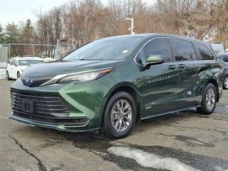 2021 Toyota Sienna LE