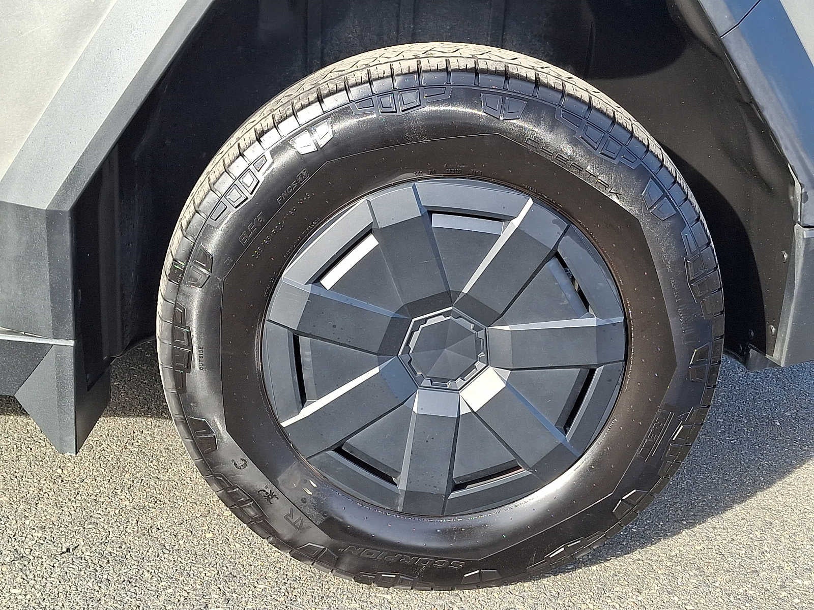 2024 Tesla Cybertruck AWD