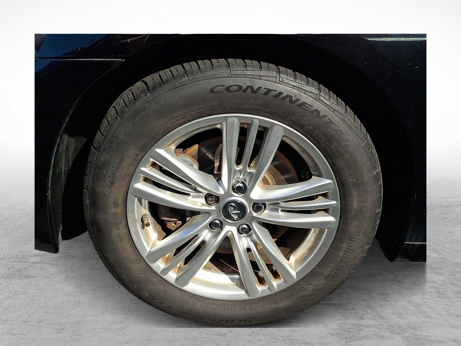 2015 INFINITI Q40 4dr Sdn AWD