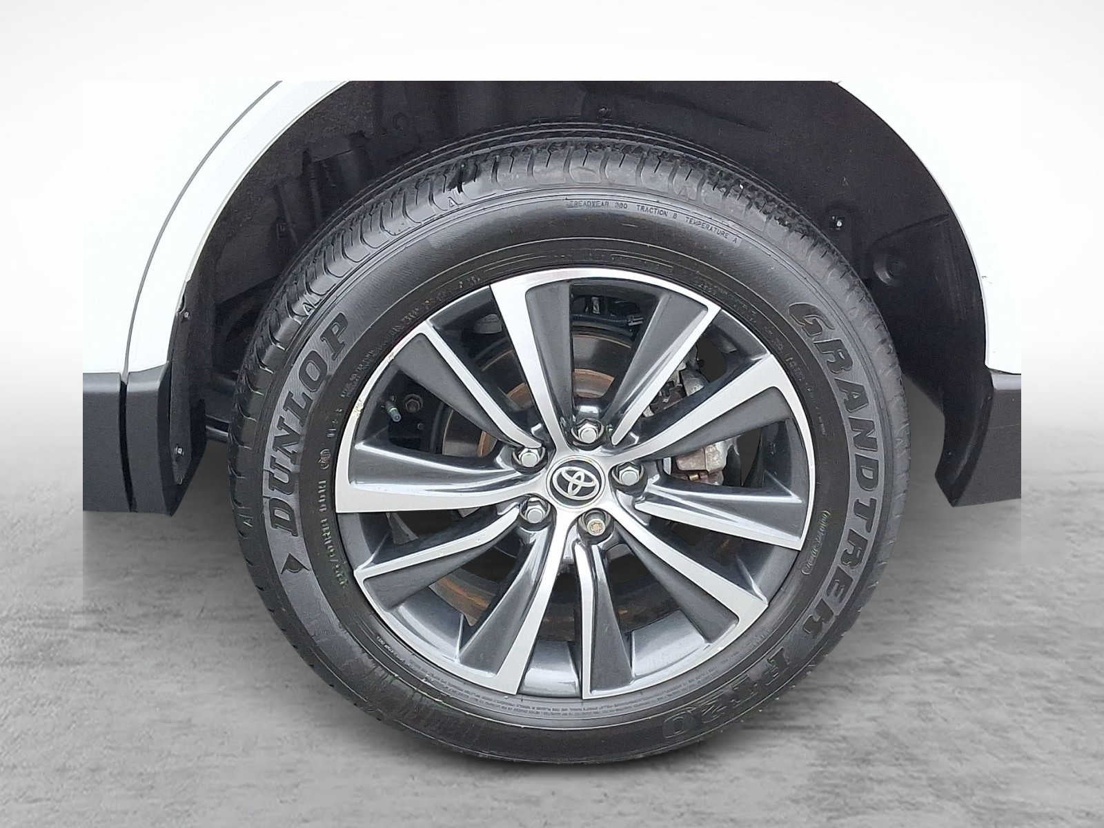 2024 Toyota Venza LE