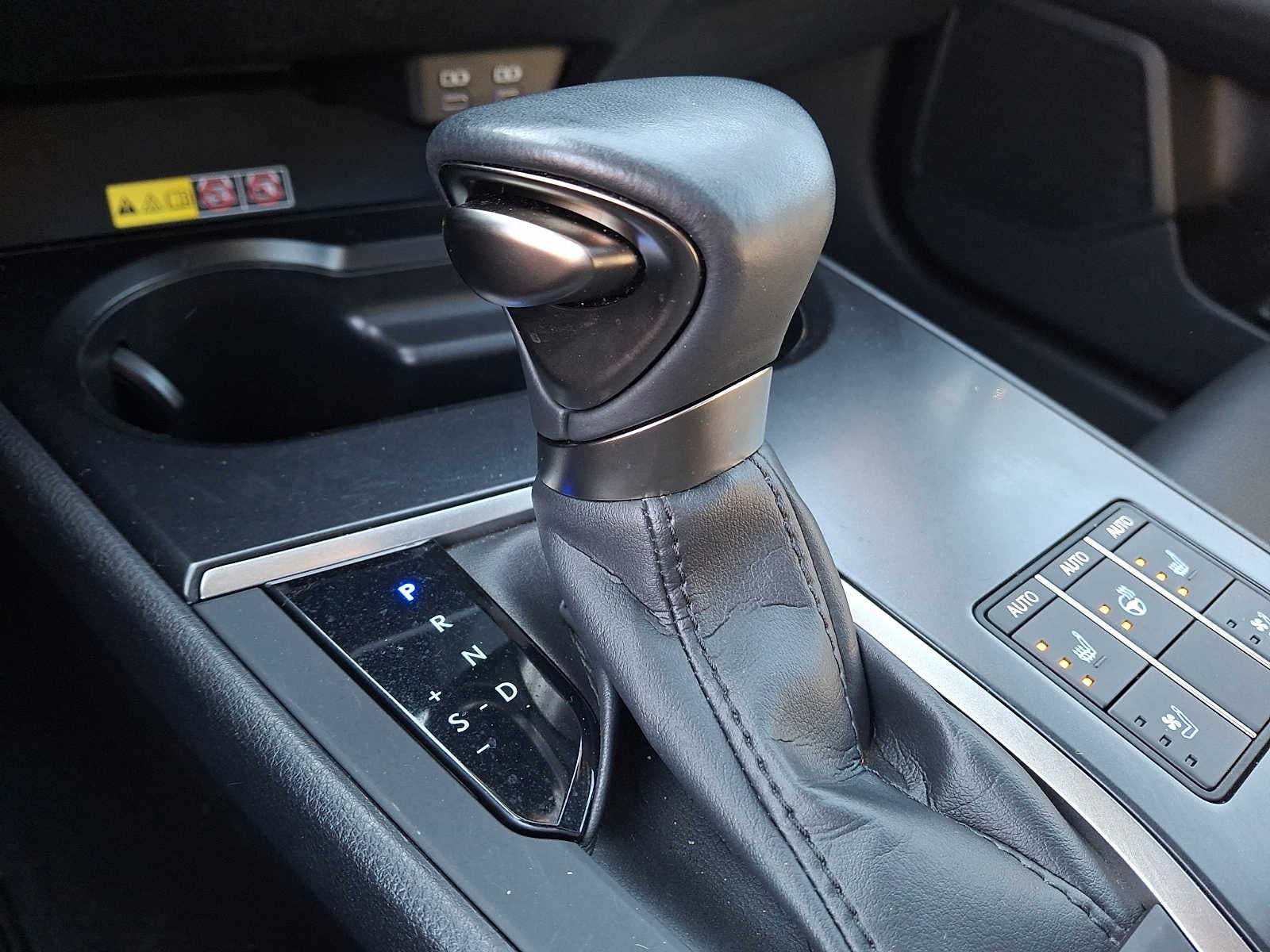 2023 Lexus UX F SPORT Design