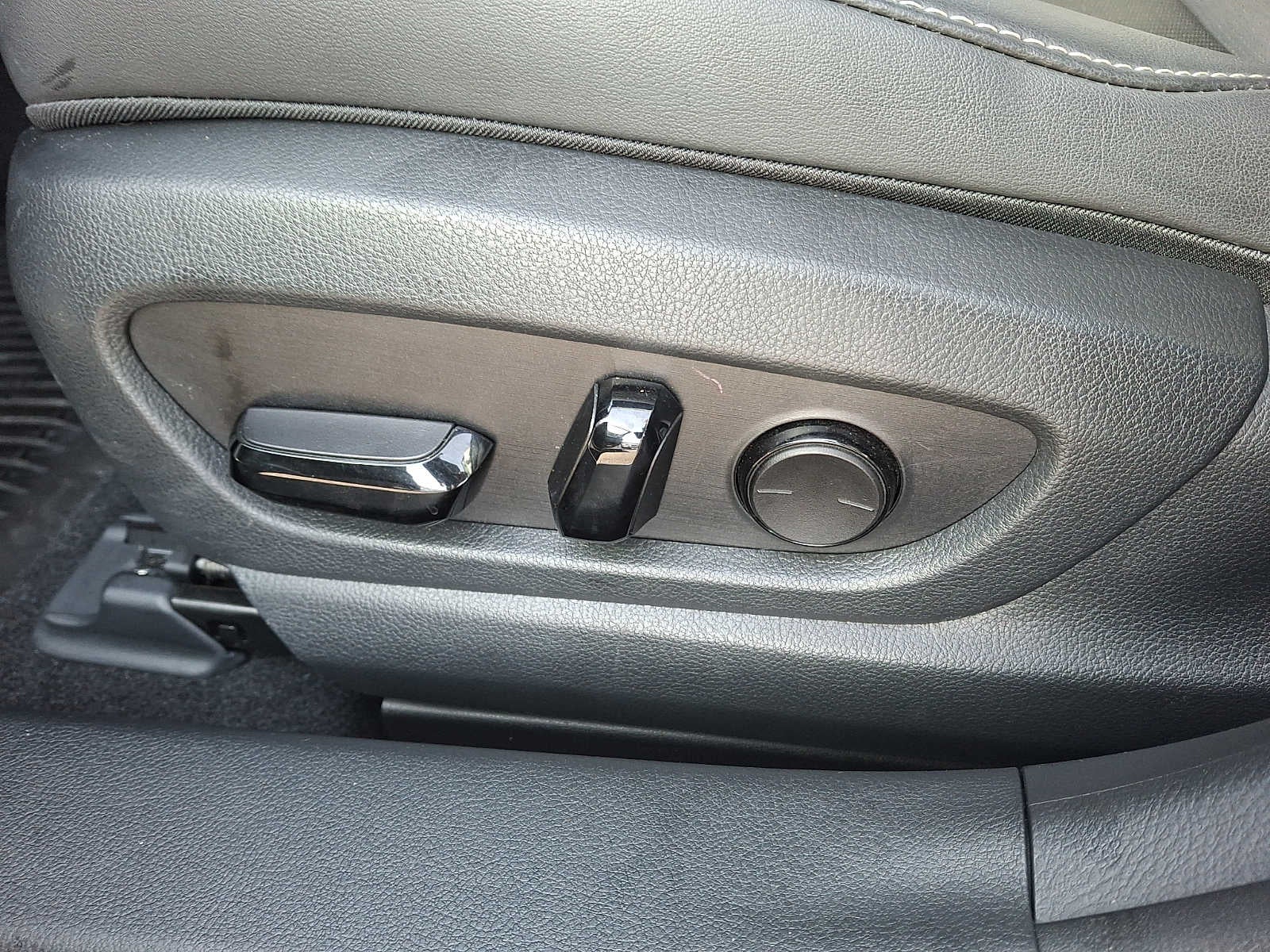 2023 Lexus UX Premium