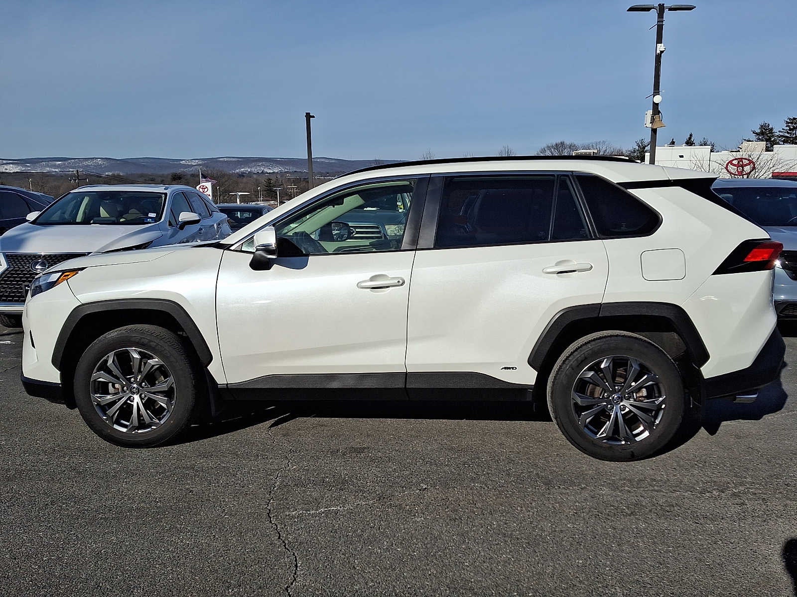 2022 Toyota RAV4 Hybrid XLE Premium